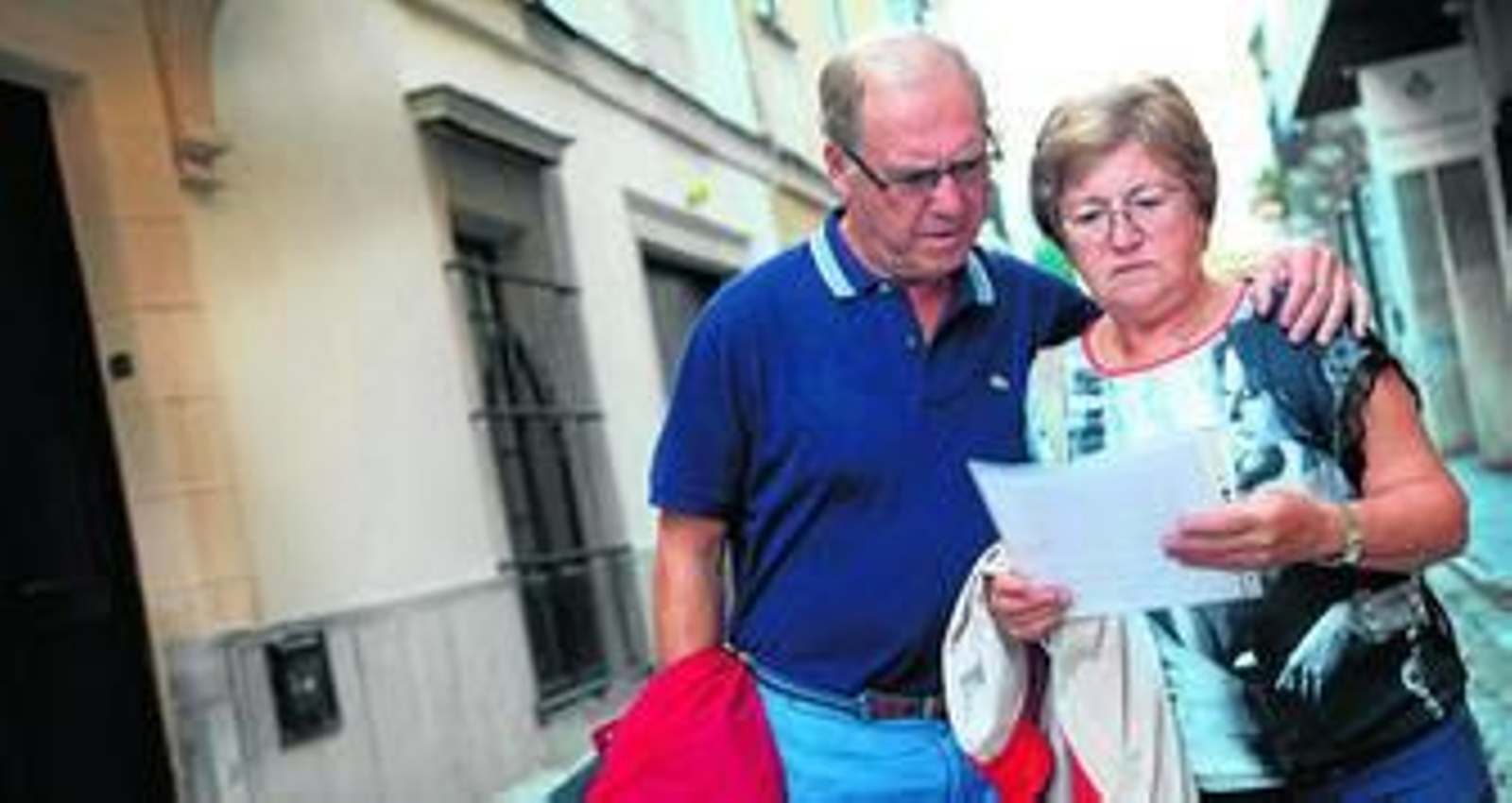 Luisa Fernanda Terrazas y Francisco Tocón, esta semana en una calle del centro.