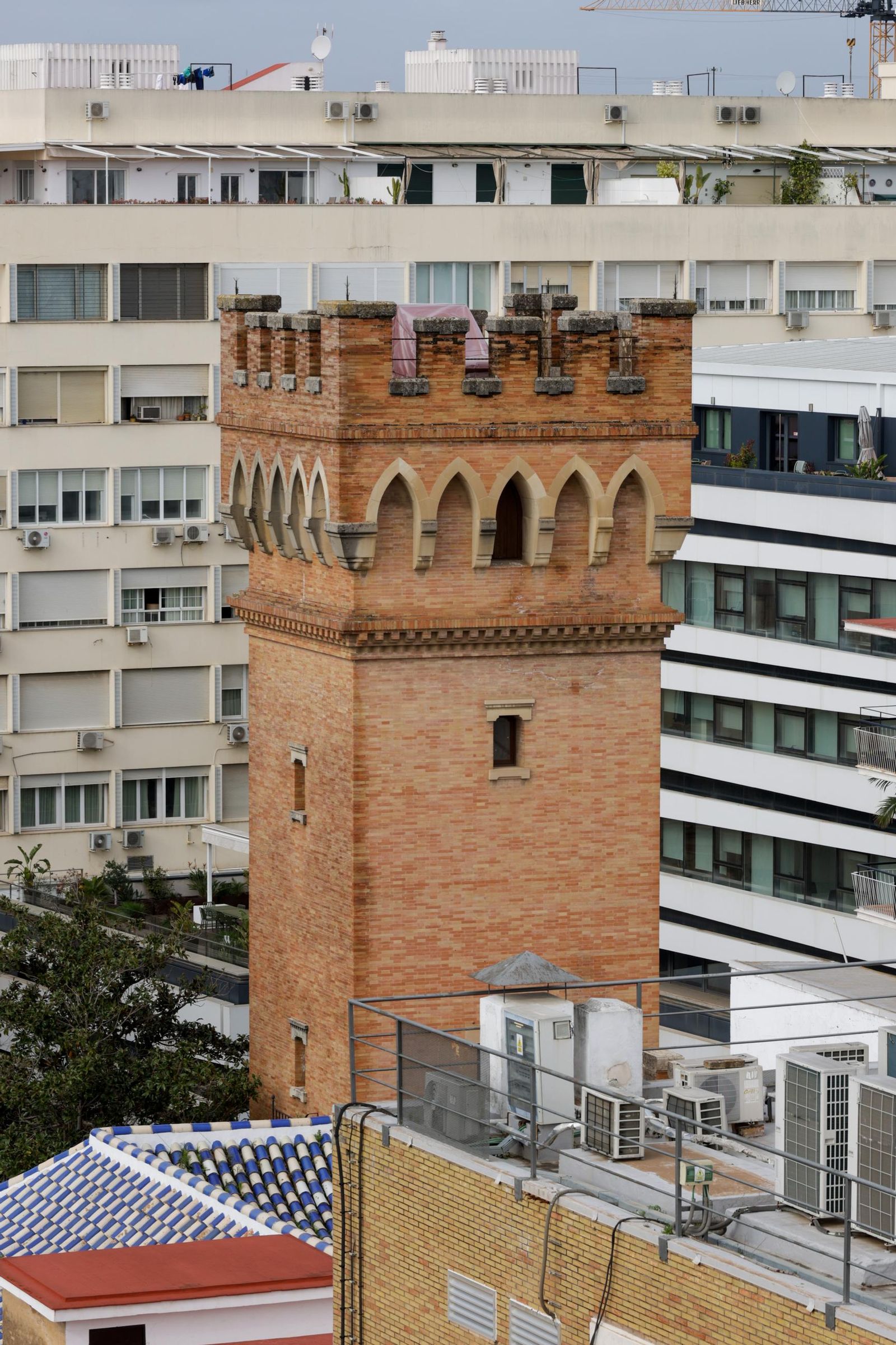 Las imágenes de la visita a las cubiertas de la Iglesia de la Anunciación