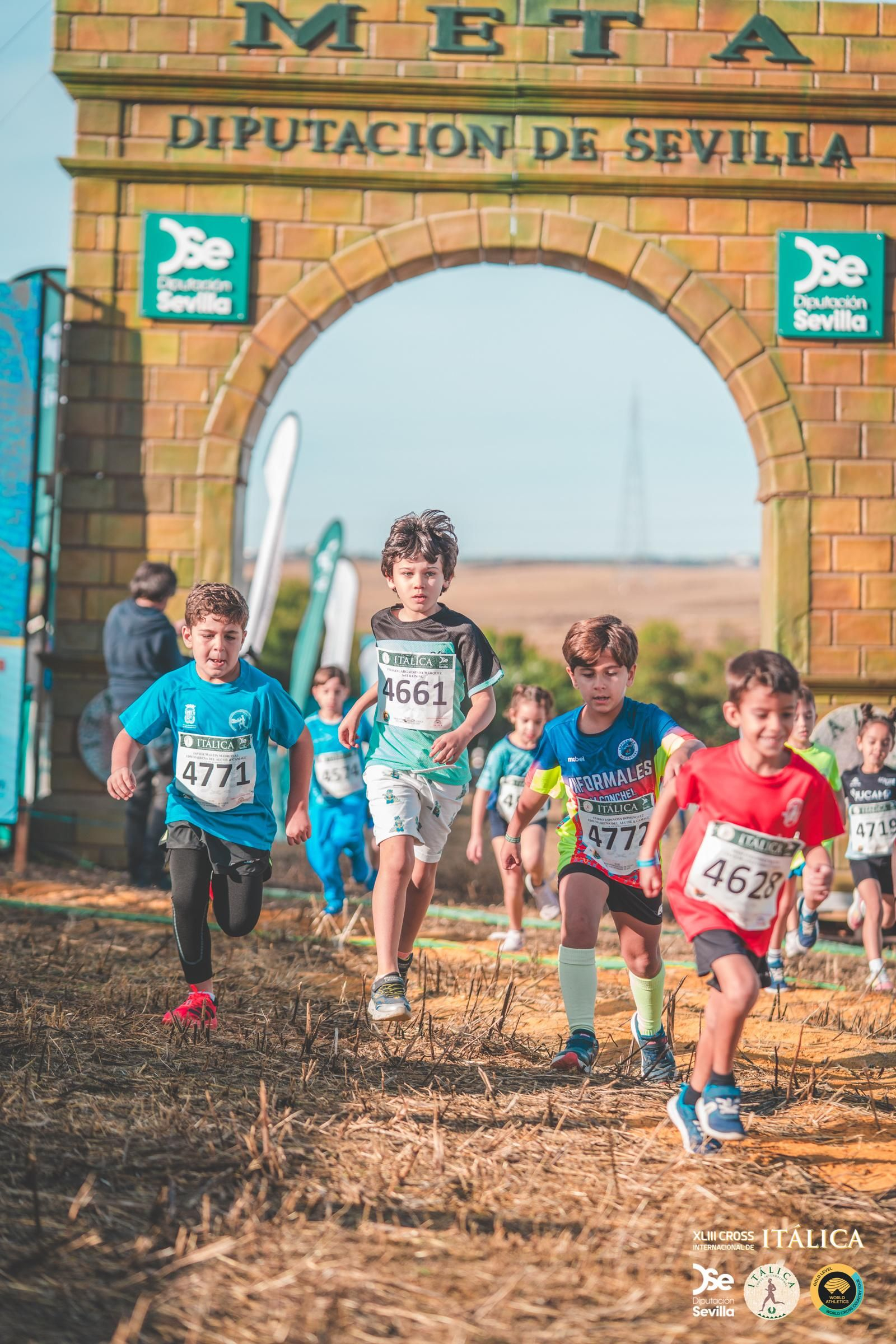 Búscate en las fotos del Cross de Itálica 2025 | 10