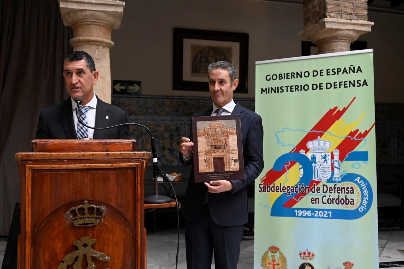La despedida del coronel Íñigo Laquidáin de Córdoba, en imágenes