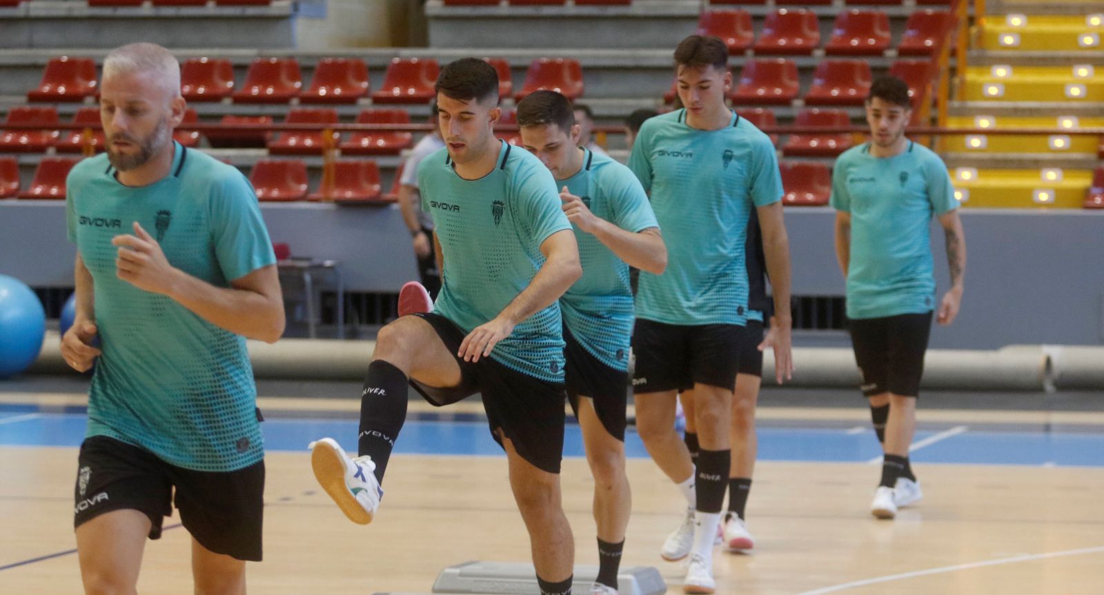 Los jugadores del Córdoba Patrimonio de la Humanidad, en un entrenamiento en Vista Alegre.