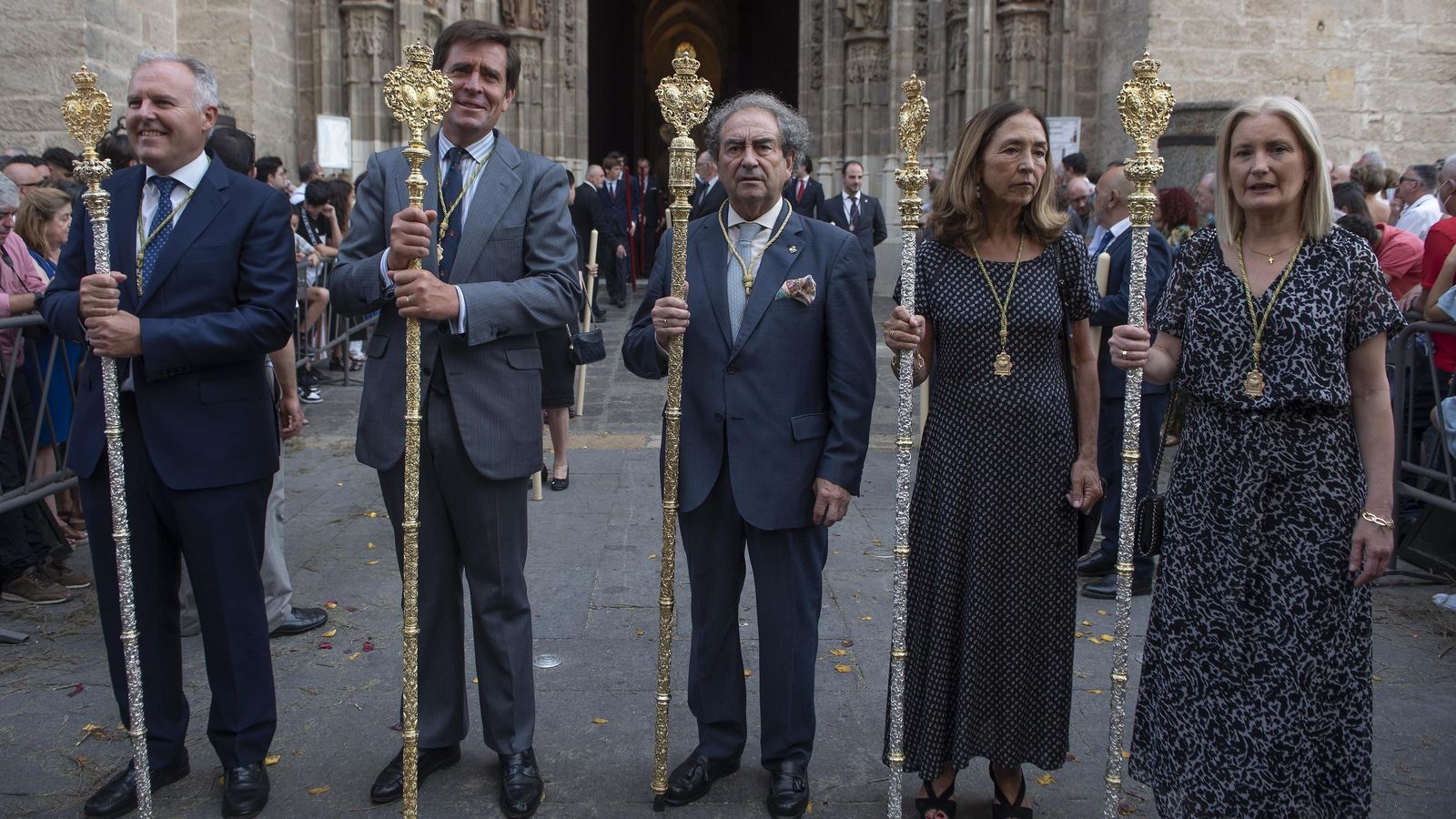 La representación de la Hermandad de la Macarena. La representación de la Hermandad de la Macarena.