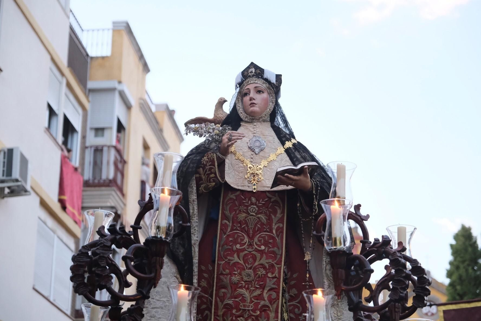 La procesión de la Virgen del Carmen de San Cayetano de Córdoba, en imágenes