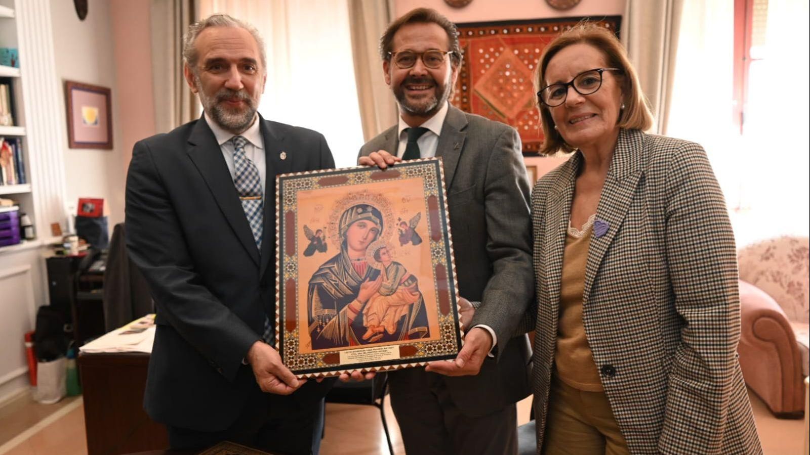 Visita del delegado Antonio Granados y la delegada Matilde Ortiz al Centro Residencial para Personas Mayores Nuestra Señora Del Perpetuo Socorro de Santa Fe