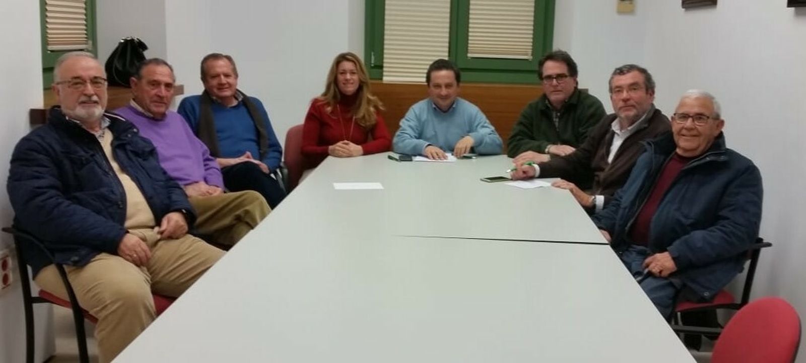 La asociación de empresarios se reúne con los ediles de Vox El Puerto