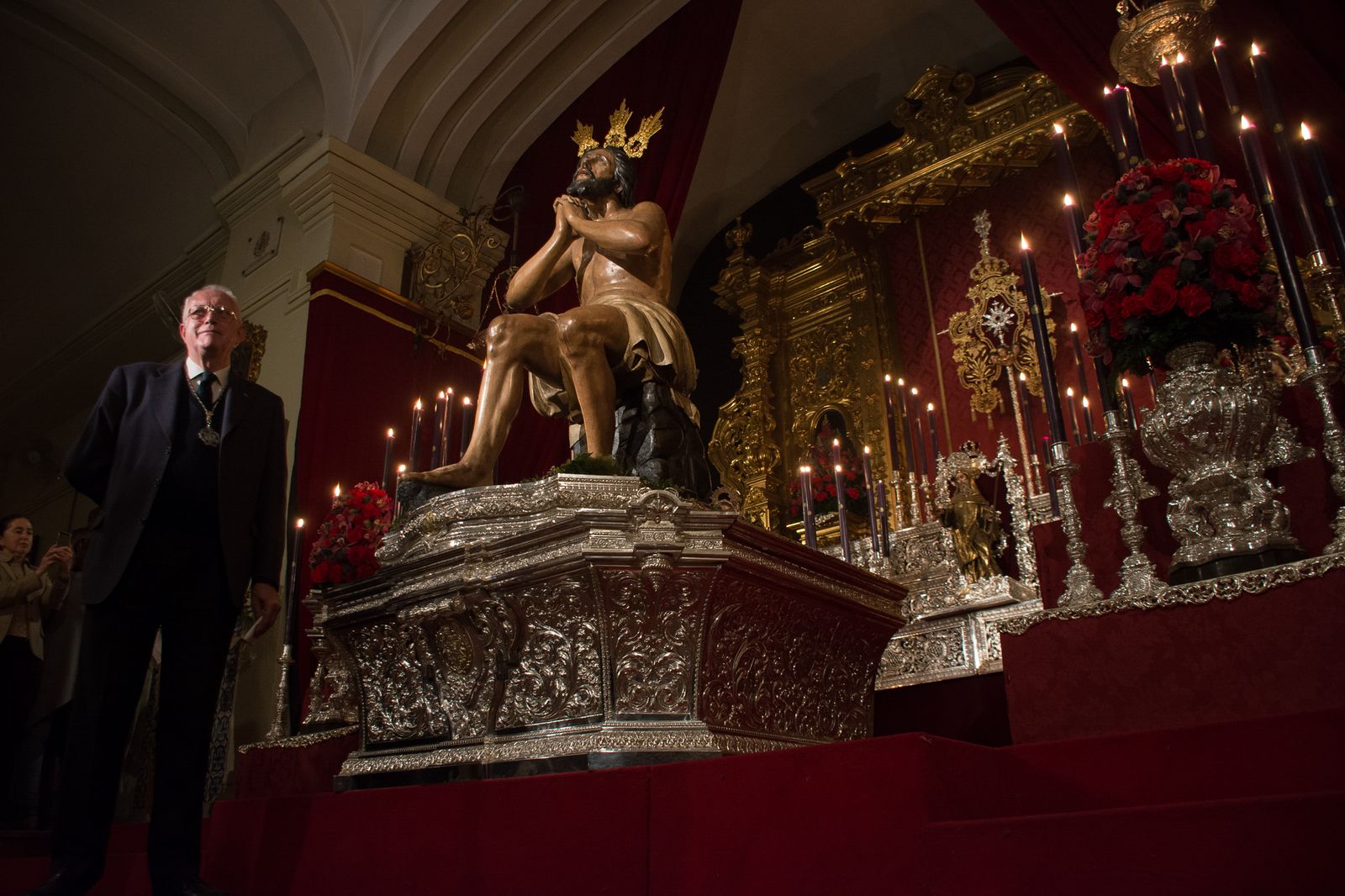 Besapiés a Nuestro Padre Jesús de las Penas, de la Hermandad de la Estrella