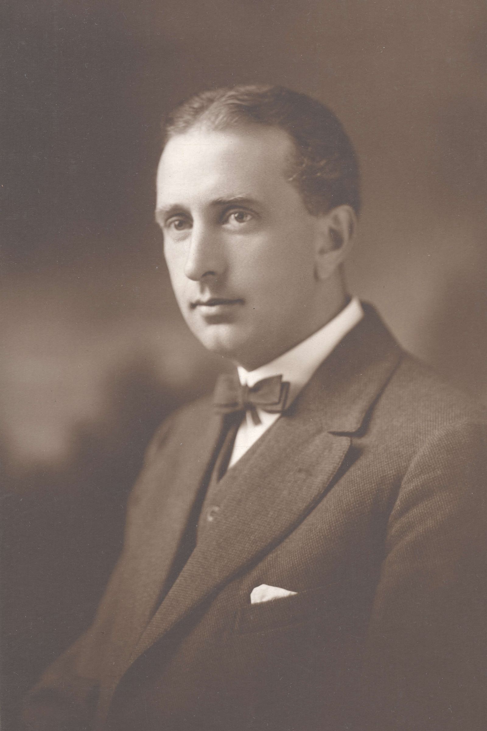 El guionista y escritor británico Reginald Arkell (1872-1956)