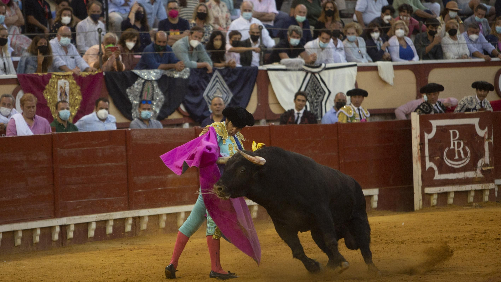 La corrida de toros en el Puerto de Santa María, con Morante de Puebla en solitario, en imágenes.