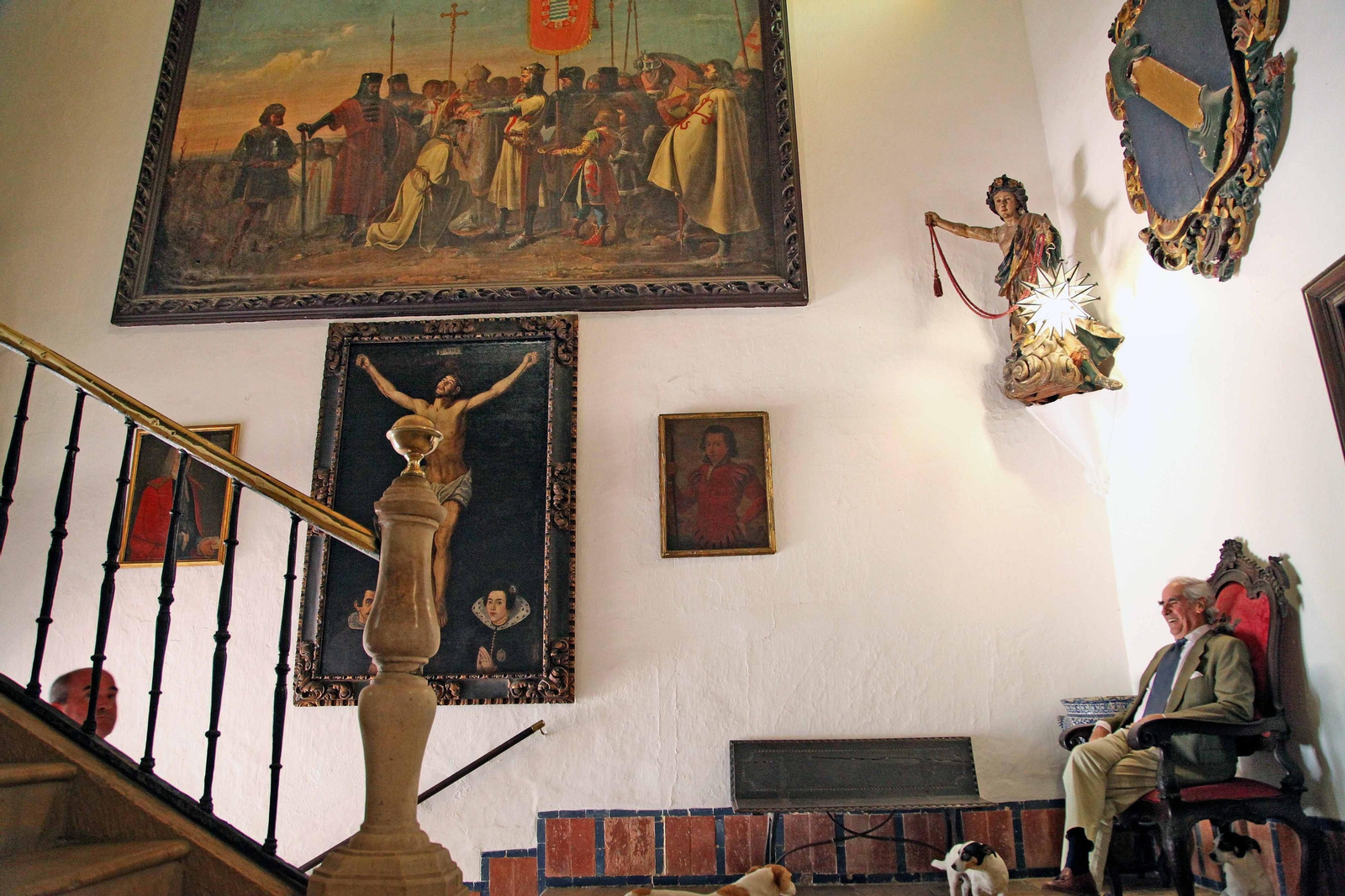 Manuel Domecq Zurita, en la escalera del Palacio de Campo Real, que acogerá parte de las jornadas.