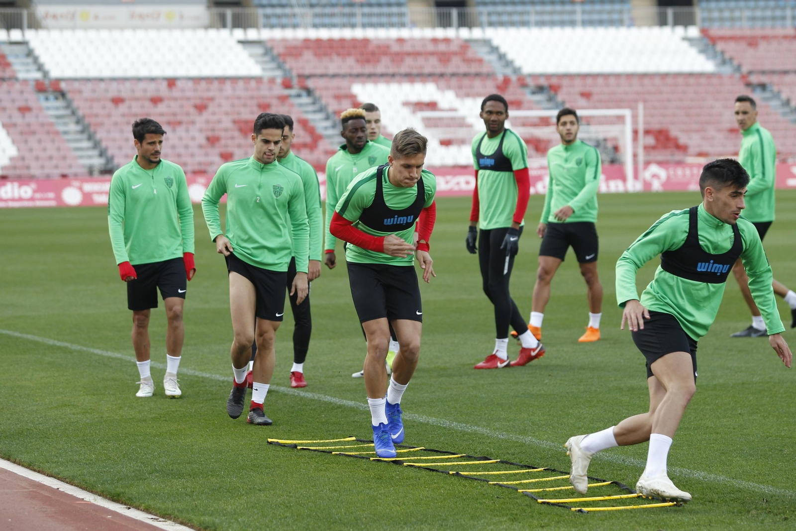 Fotogalería del primer entrenamiento de Demerovic