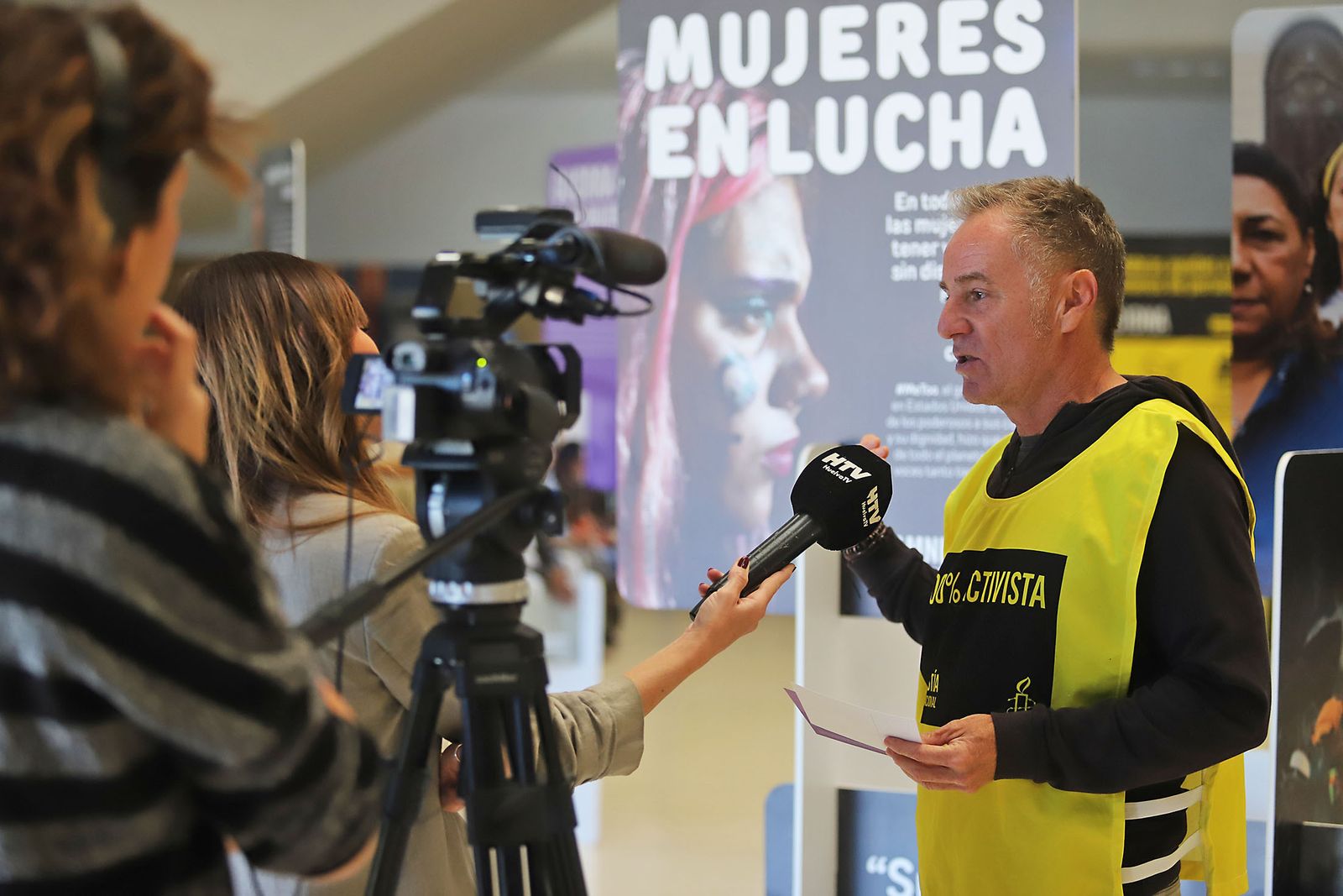 Imágenes de la exposición 'Ellas son la revolución' en la Universidad de Huelva