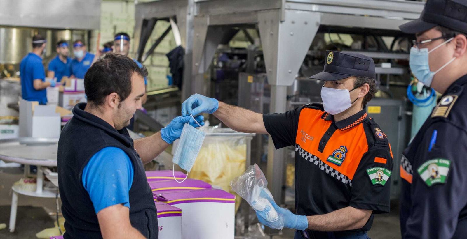 Reparto de mascarillas de la Subdelegación del Gobierno.