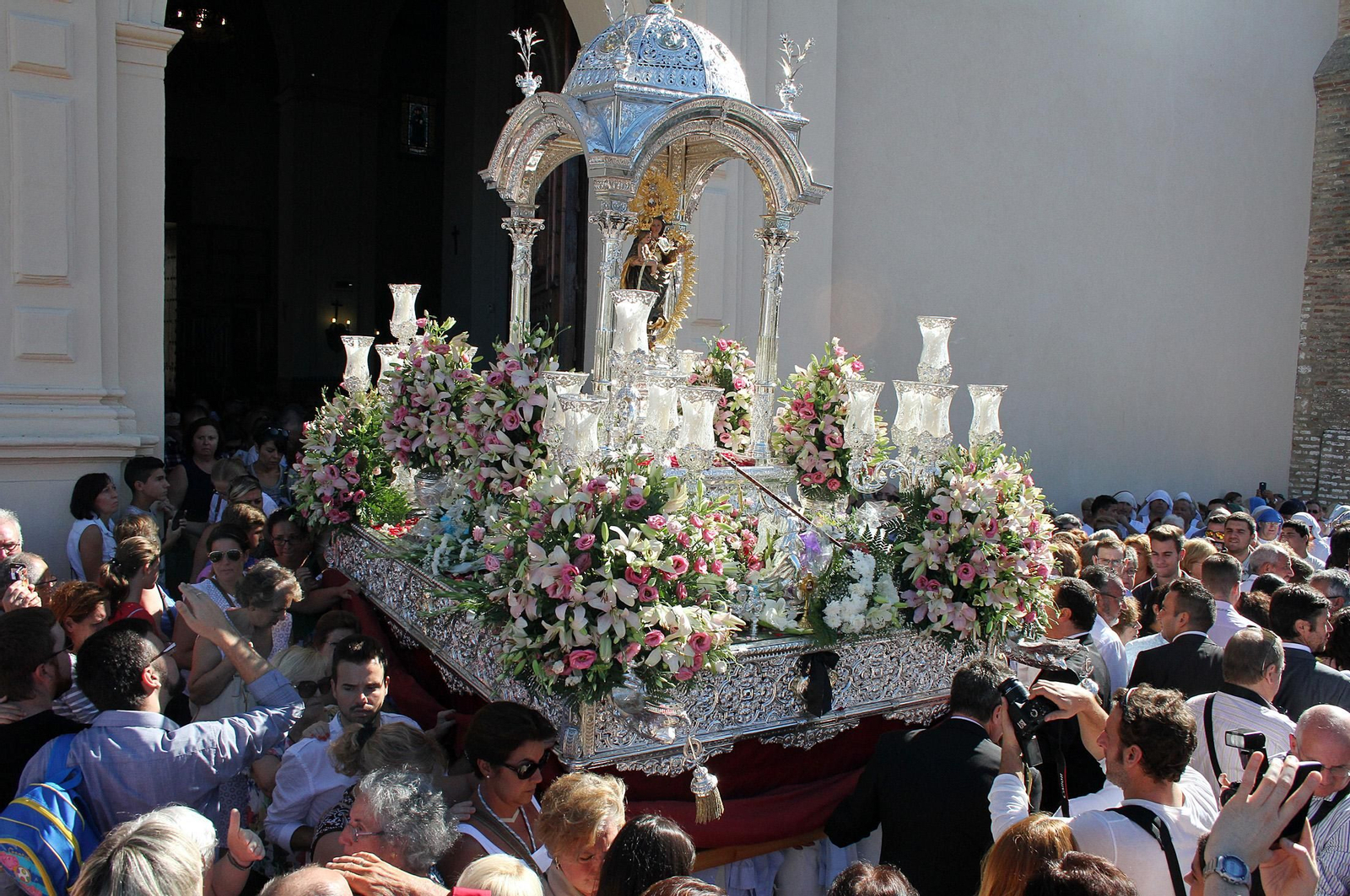 Las imágenes de la última visita de la Virgen de la Cinta a San Pedro hace diez años
