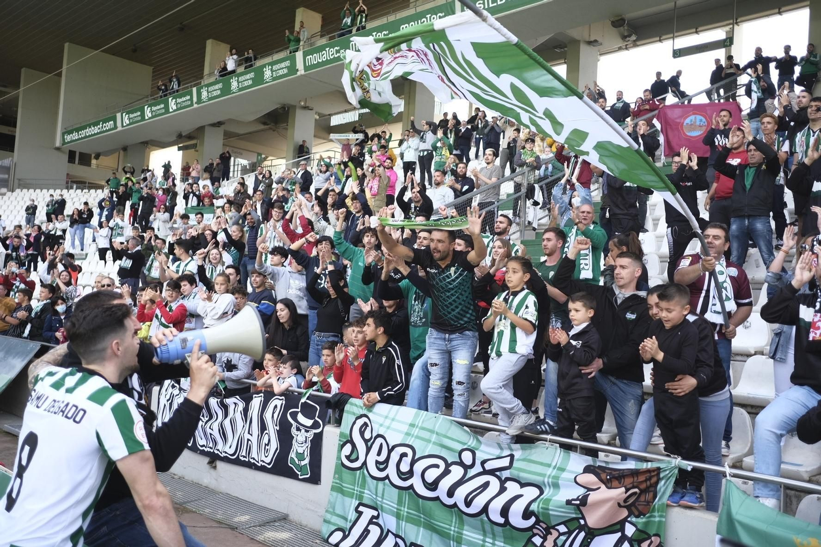 Así ha sido la celebración del Córdoba CF con su afición tras el ascenso a Segunda RFEF