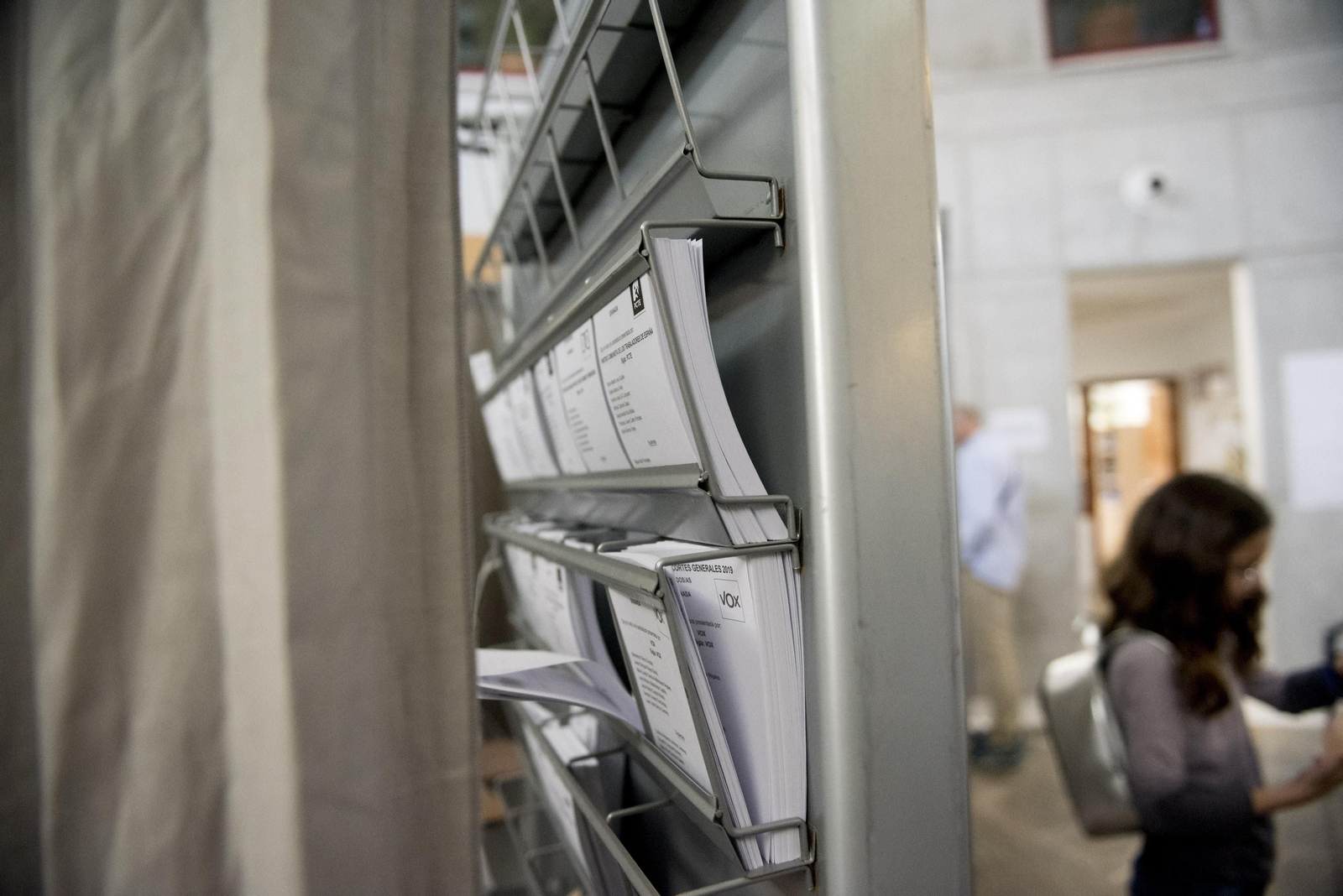 Las imágenes de la jornada de elecciones generales en Granada