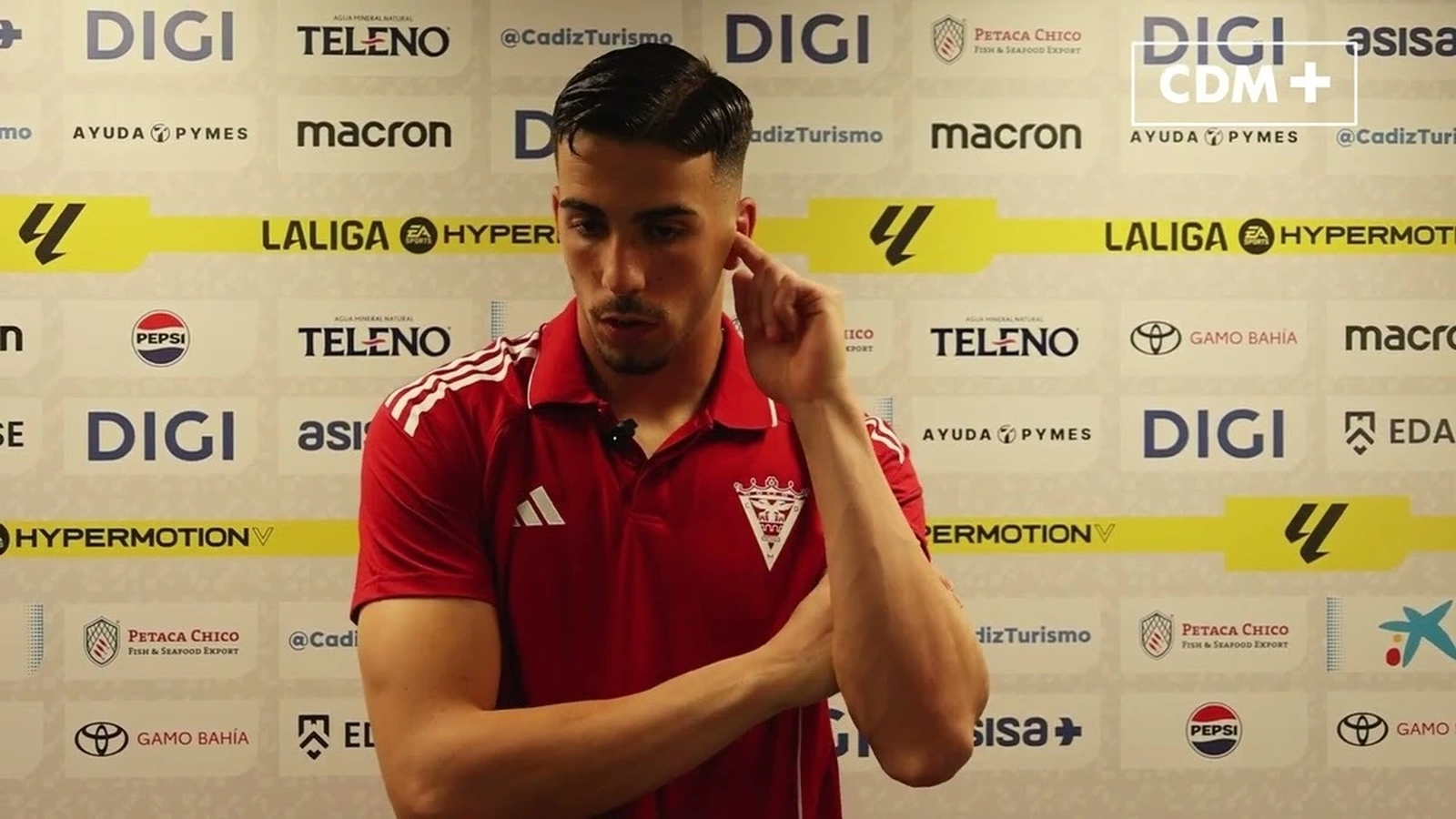 Juanpa, del CD Mirandés, en zona mixta