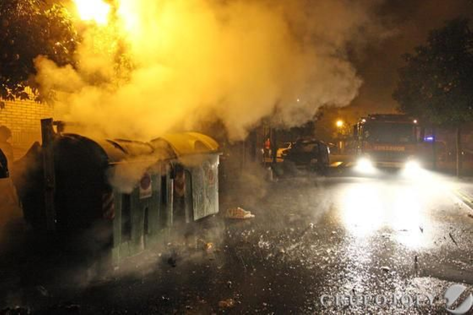 Quema de contenedores durante la huelga de Lipasam.

Foto: B.Vargas