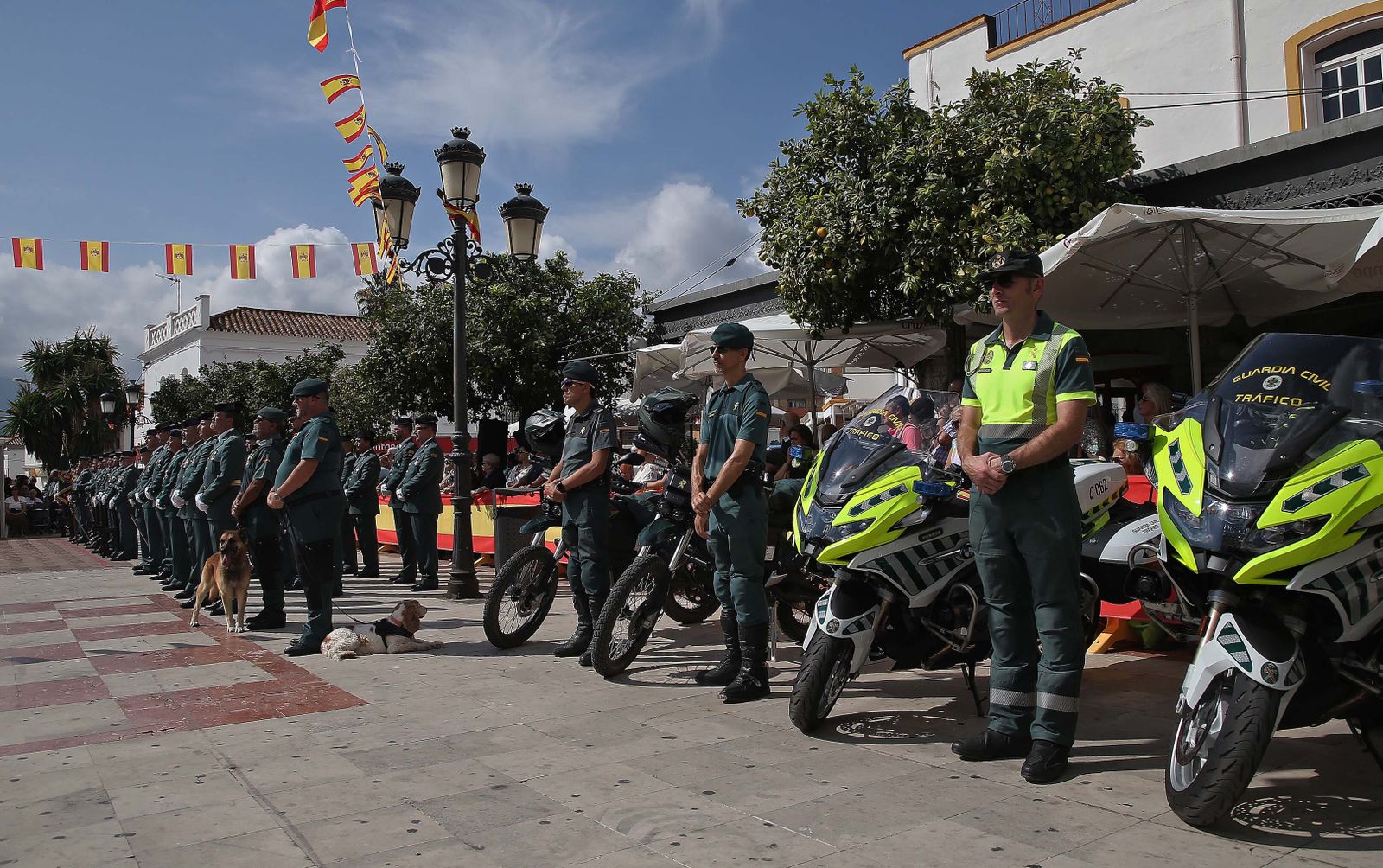 Fotos de la celebración de la Virgen del Pilar en Los Barrios
