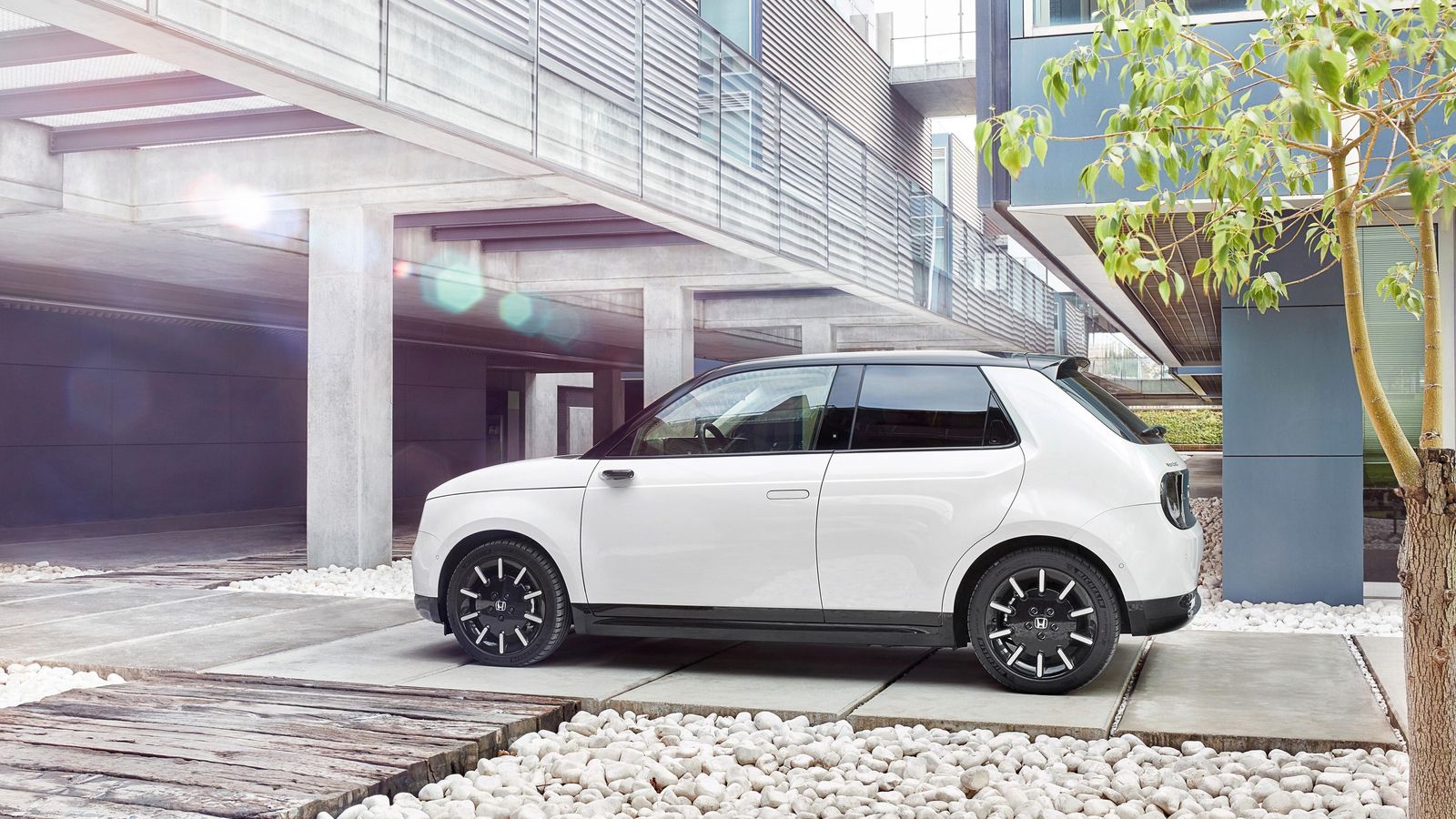 Dos motores de diferente potencia que se combinan con una única batería de iones de litio, siempre de 35,5 kWh.