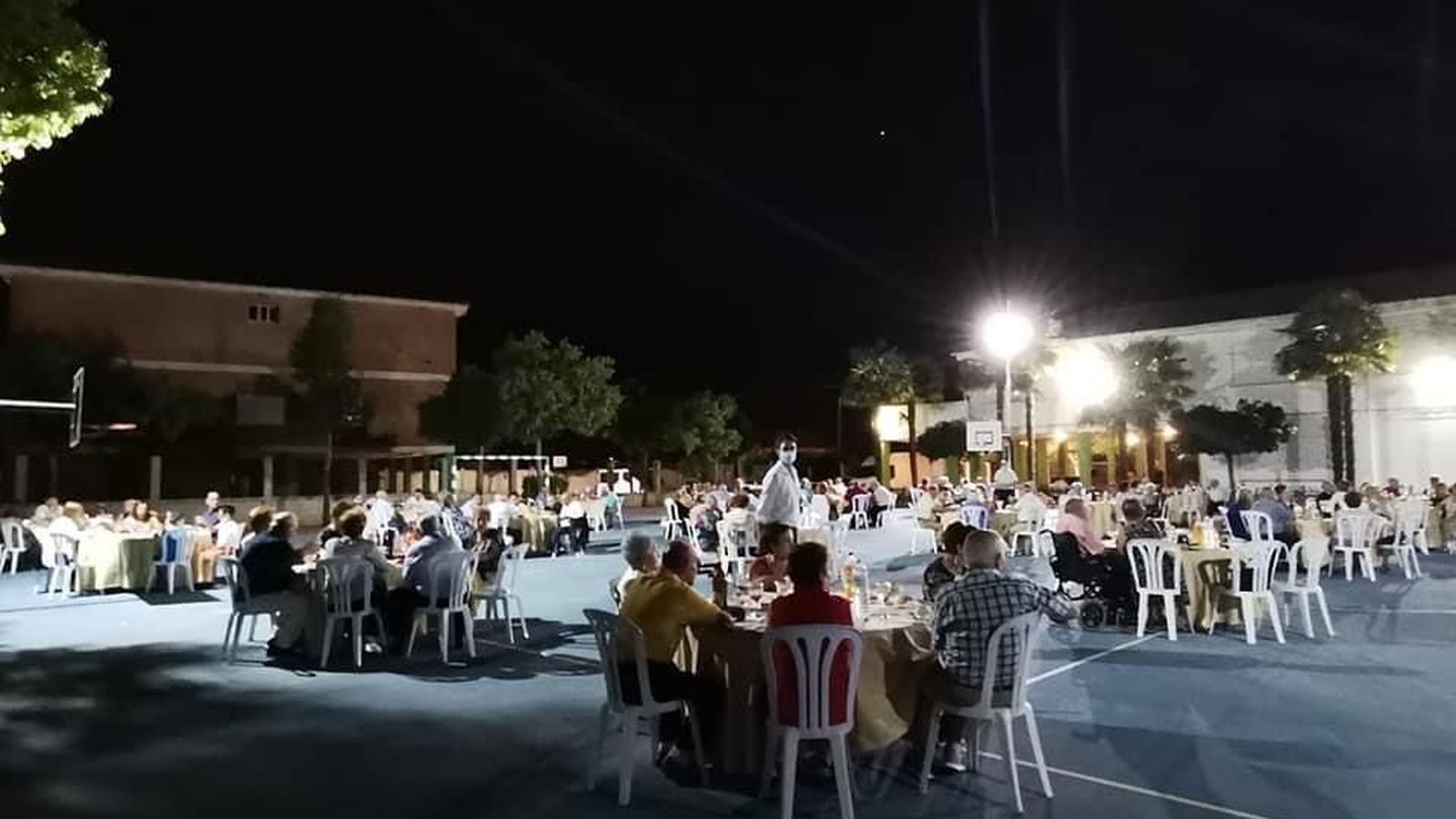 Fuente Vaqueros rinde homenaje a sus mayores en su tradicional cena anual, en la que elegirán a ‘Miss Segunda Juventud’