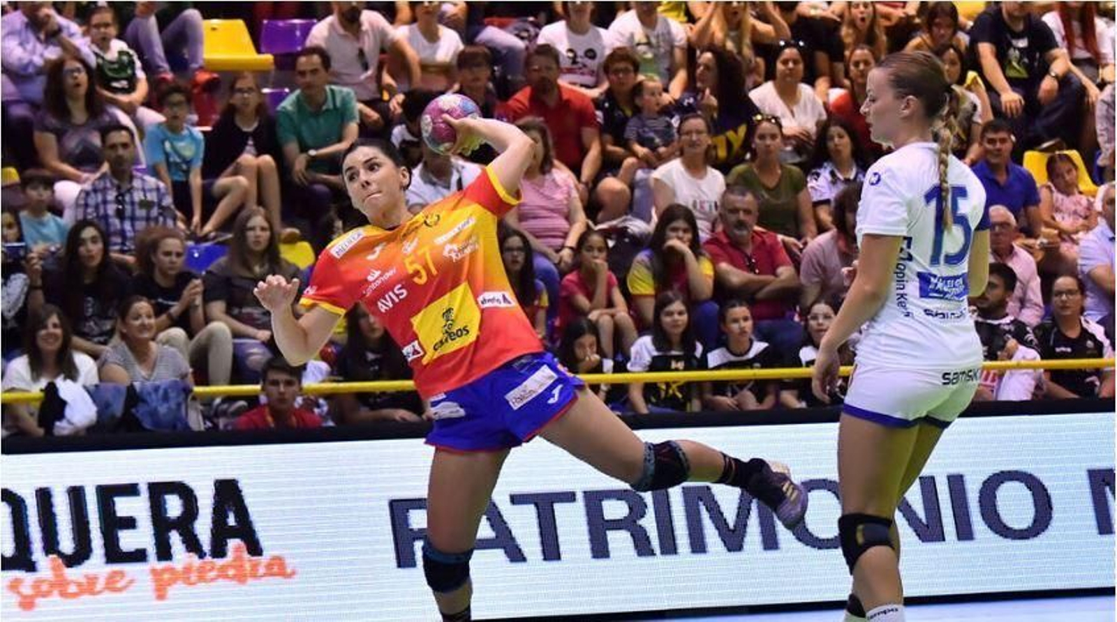 Paula Valdivia, en un partido con la selección española Paula Valdivia, en un partido con la selección española