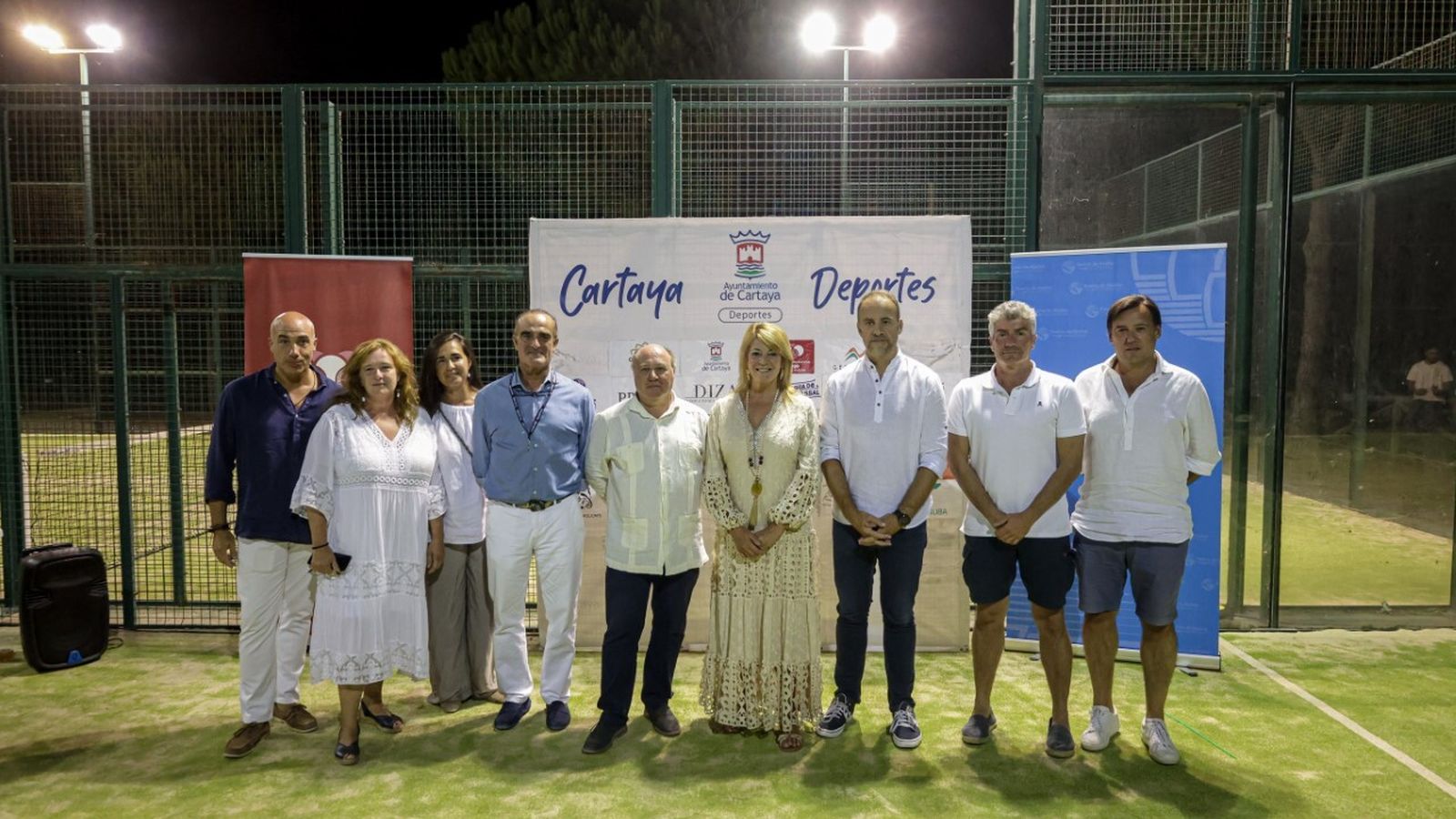 Pilar Miranda, junto a autoridades y organizadores.