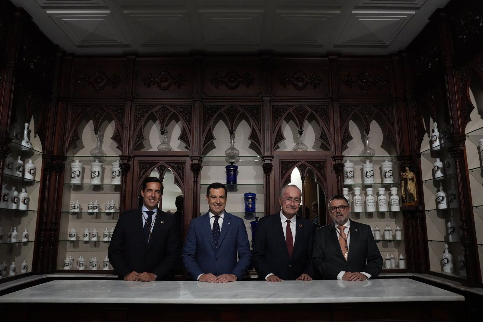 Moreno en la inauguración de la nueva sede del Colegio Oficial de Farmacéuticos de Málaga.