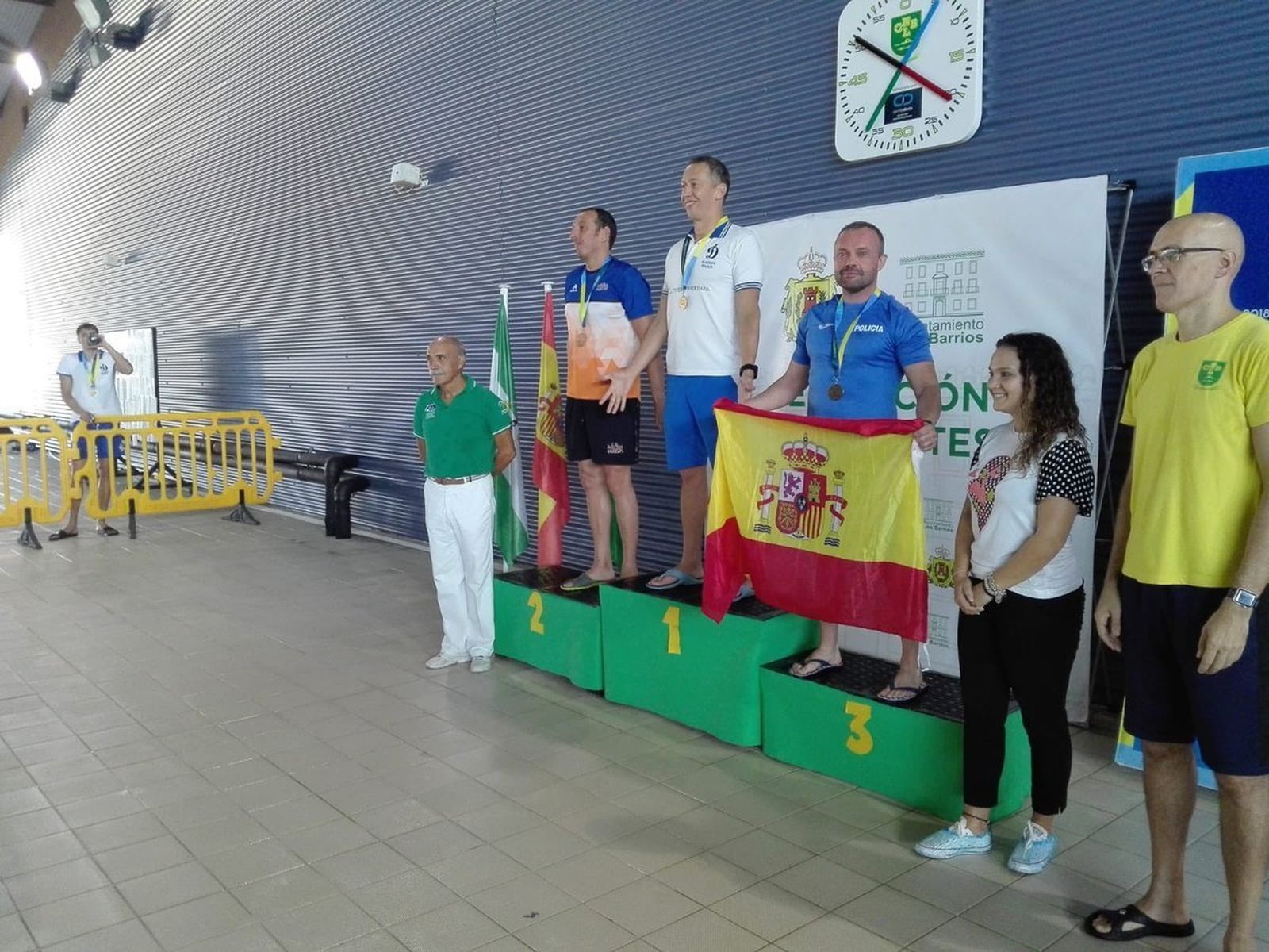 Una de las primeras entregas de medallas.