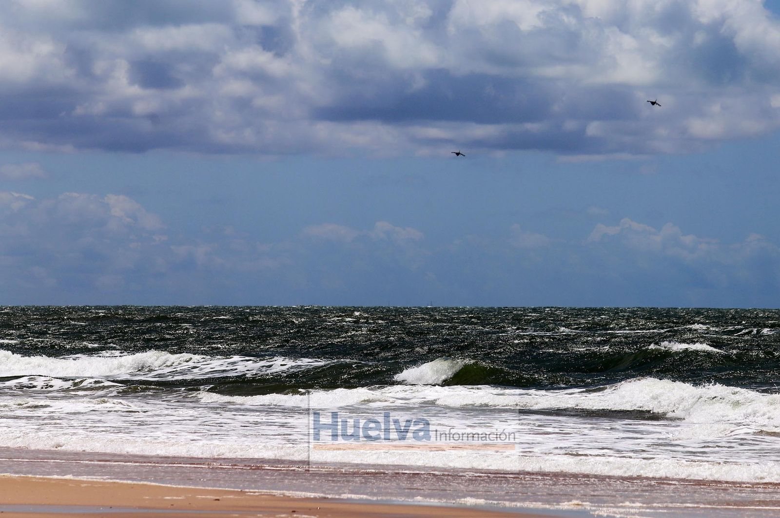 Imágenes de la zona de la playa de Matalascañas más afectada por el temporal