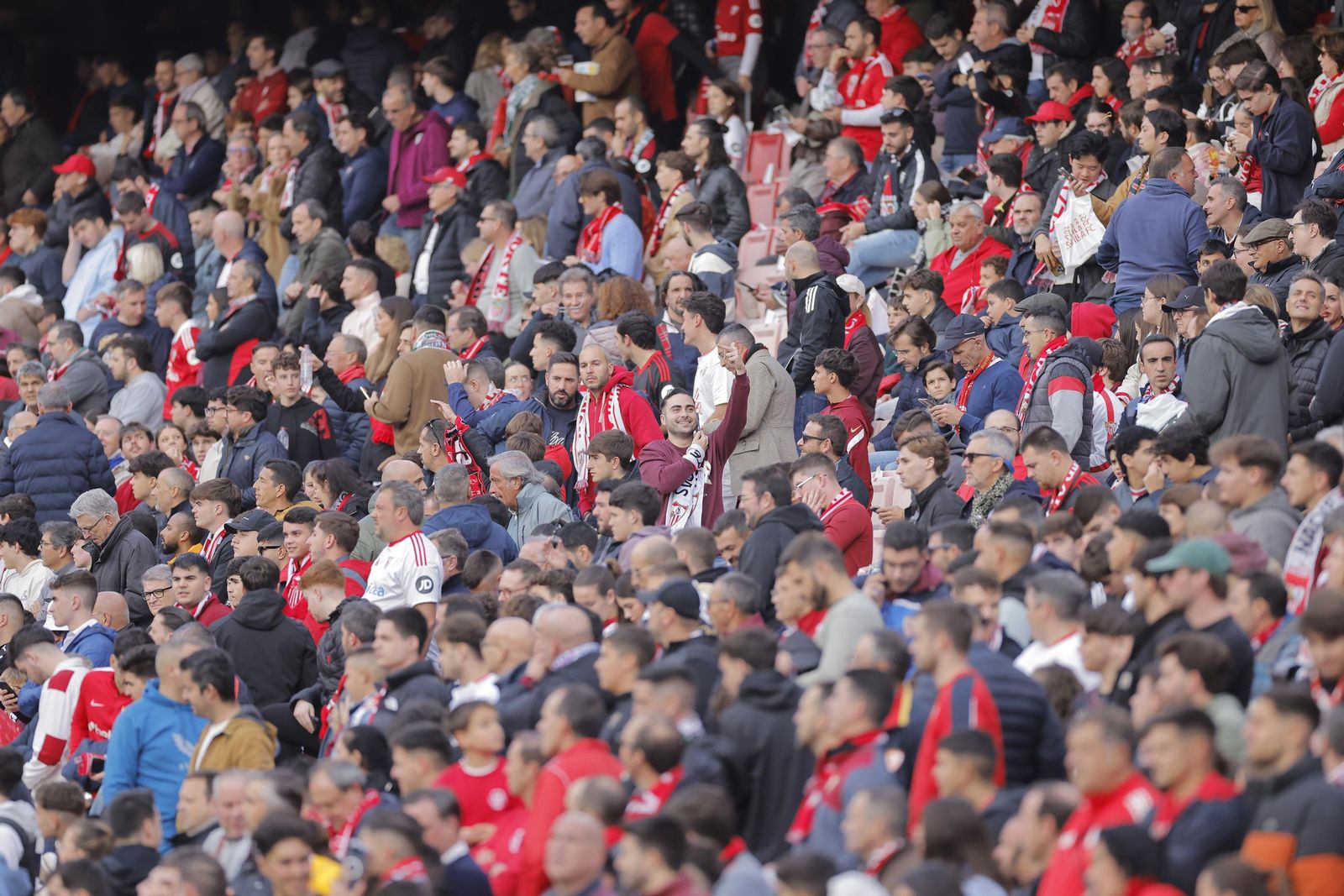 Búscate en las fotos del Sevilla -Betis