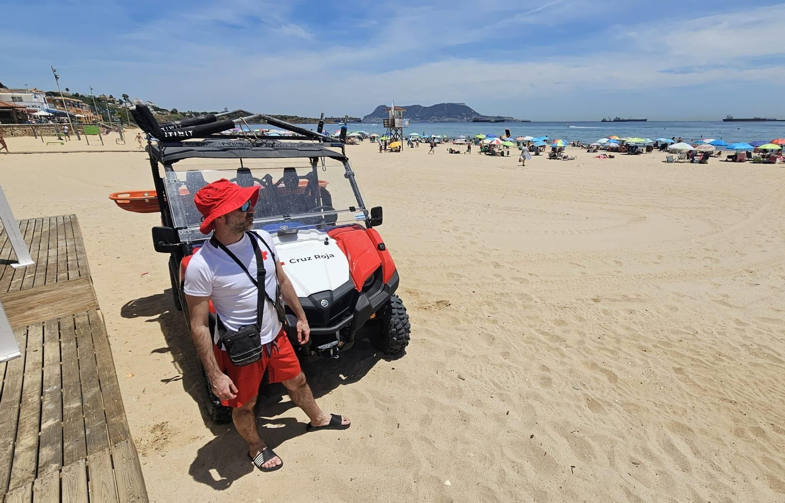 Algeciras inaugura la temporada de playas con gran afluencia de personas en Getares y El Rinconcillo