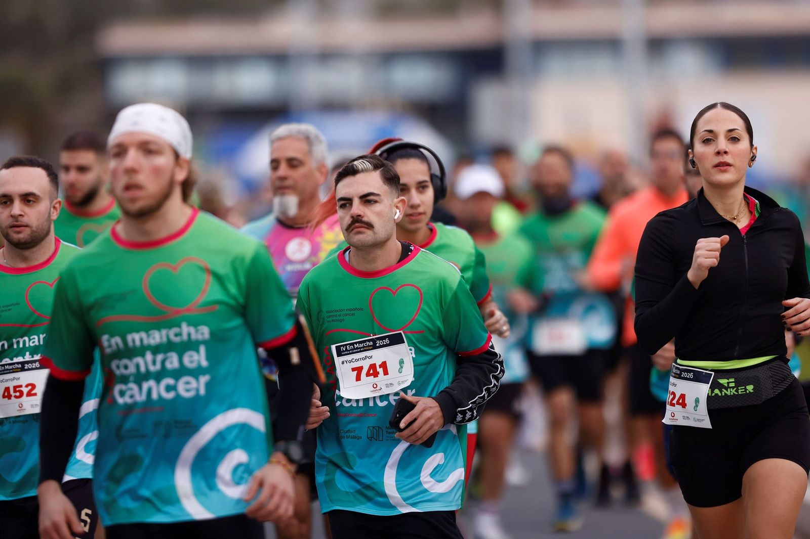 Búscate en las fotos de la Carrera contra el cáncer en Málaga