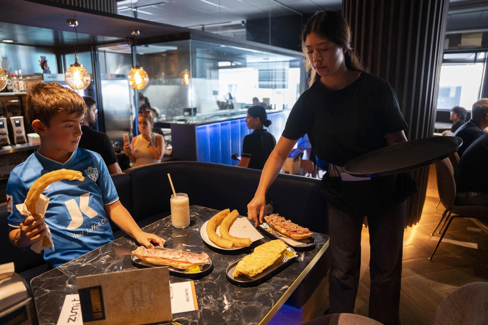 Las imágenes de la suculenta Churrería ubicada en la plaza 3 de abril