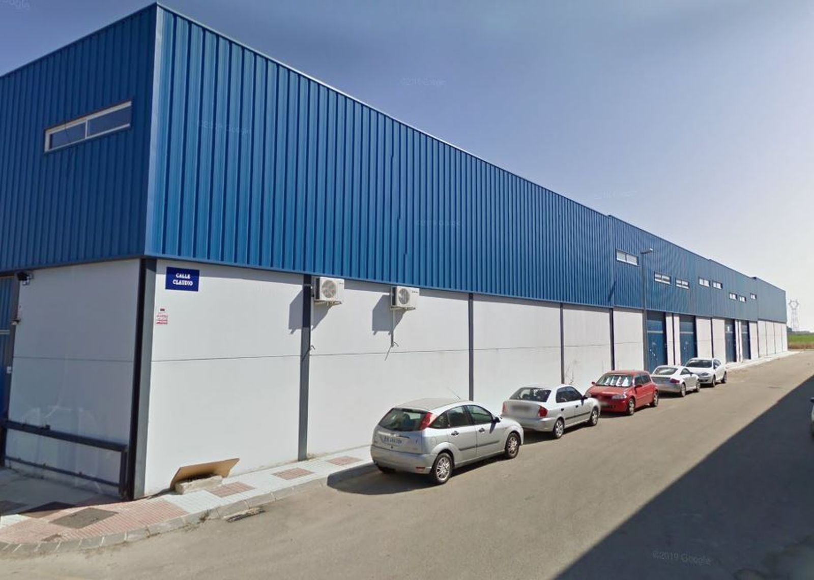 Las naves estaban situadas en el polígono industrial Ilipa, en Alcalá del Río.