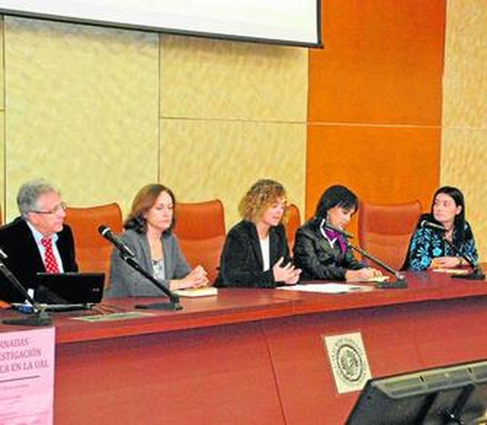 Los encargados de inaugurar las Jornadas de Ínvestigación Sexológica.