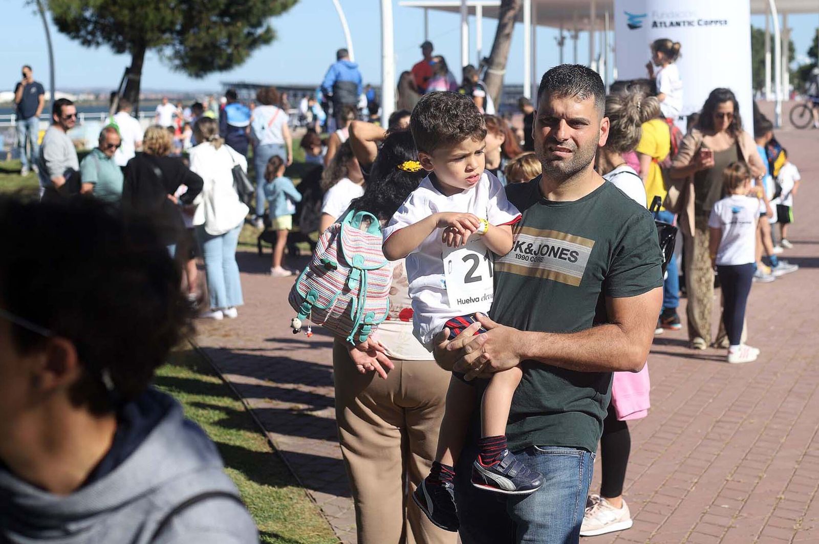 Imágenes de la carrera infantil previa a la "10K Puerta del Descubrimiento"