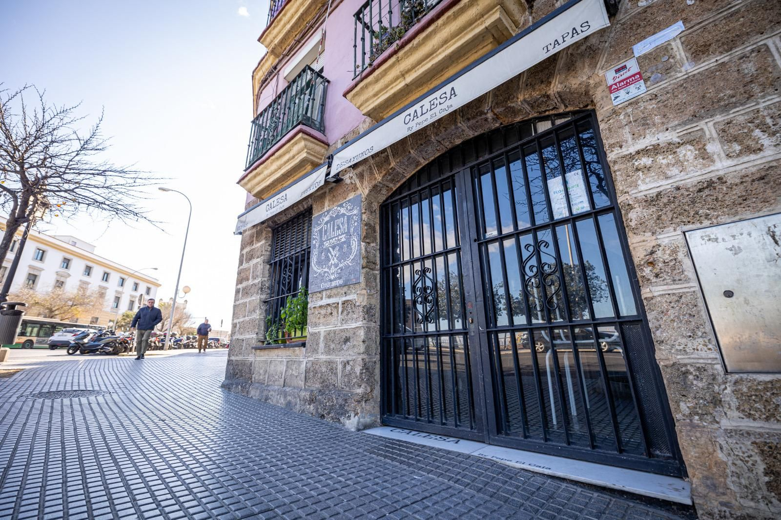 El restaurante Calesas, ubicado en la cuesta que lleva su mismo nombre, regentado, hasta ahora, por el popular Pepe 'El Caja'