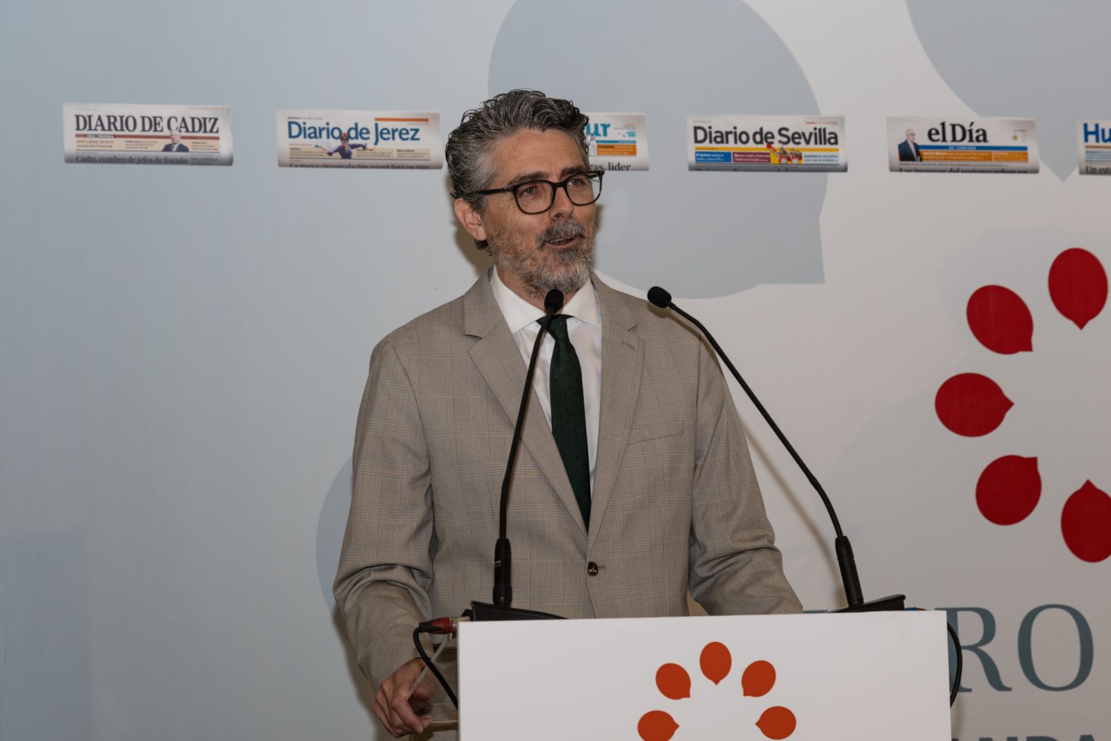 La sociedad jiennnese ha acompañado al Grupo Joly en su desayuno con la consejera.