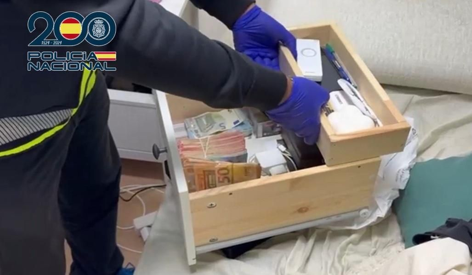 Dinero intervenido durante la operación