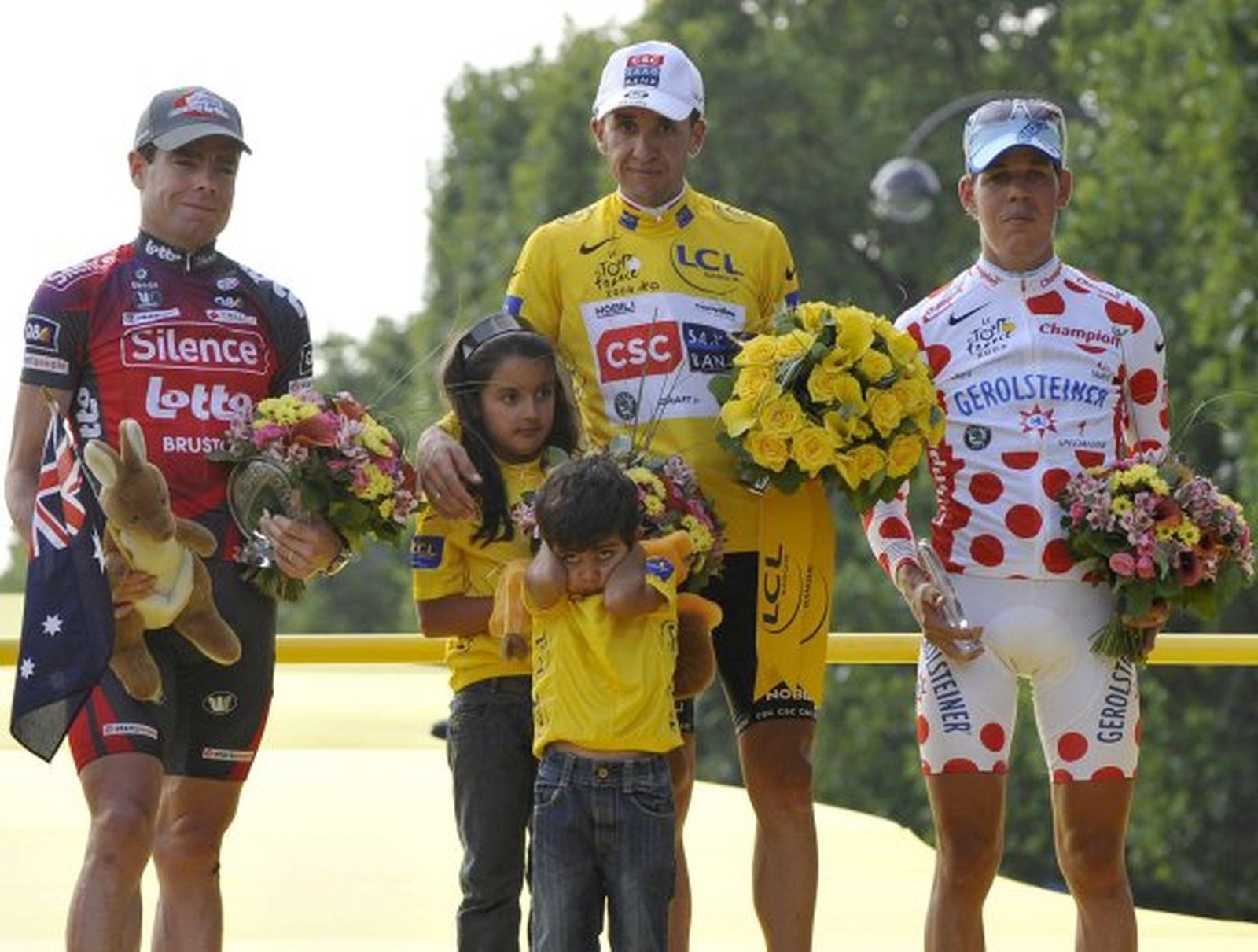 Sastre alcanza la gloria en París