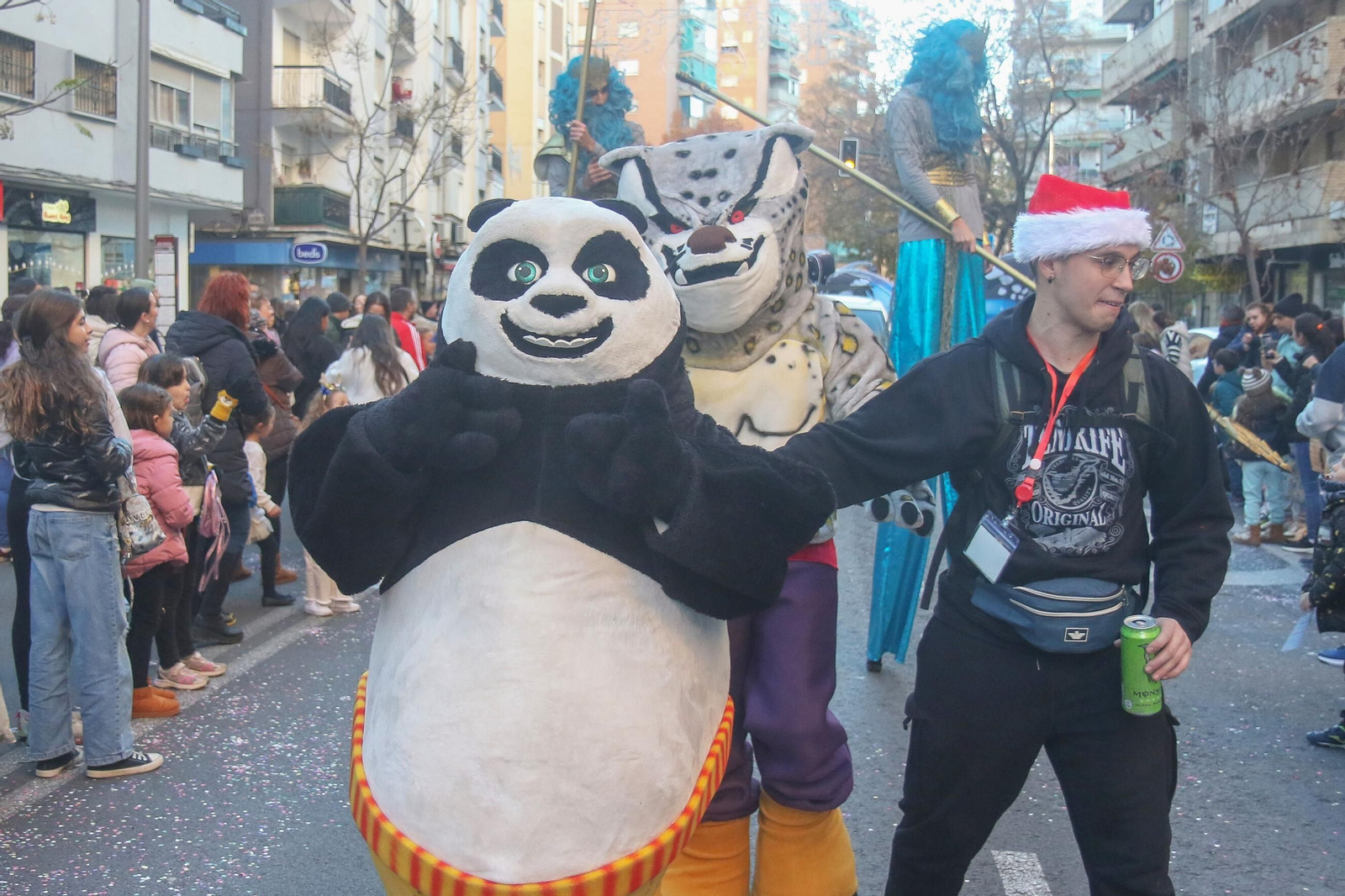 Las mejores imágenes de la cabalgata de Papá Noel en Granada
