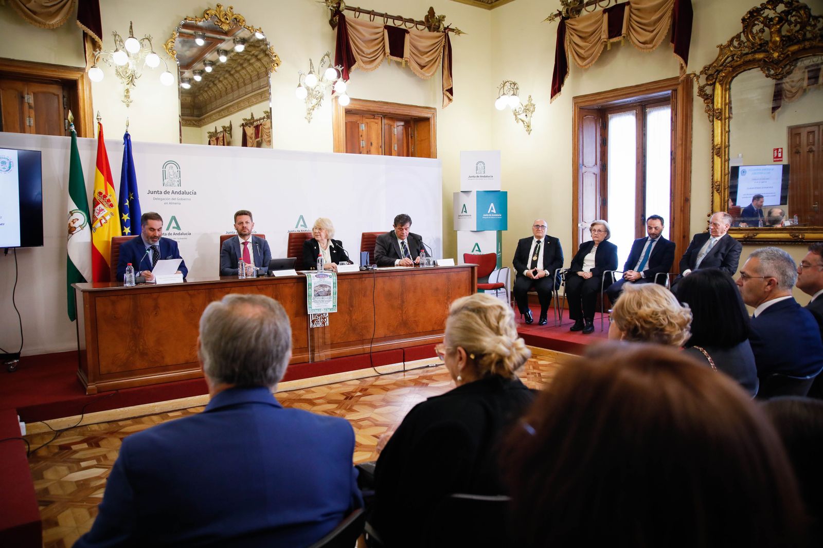 Juan Manuel Martín Robles ingresa como académico de Historia de Andalucía y te lo contamos en imágenes