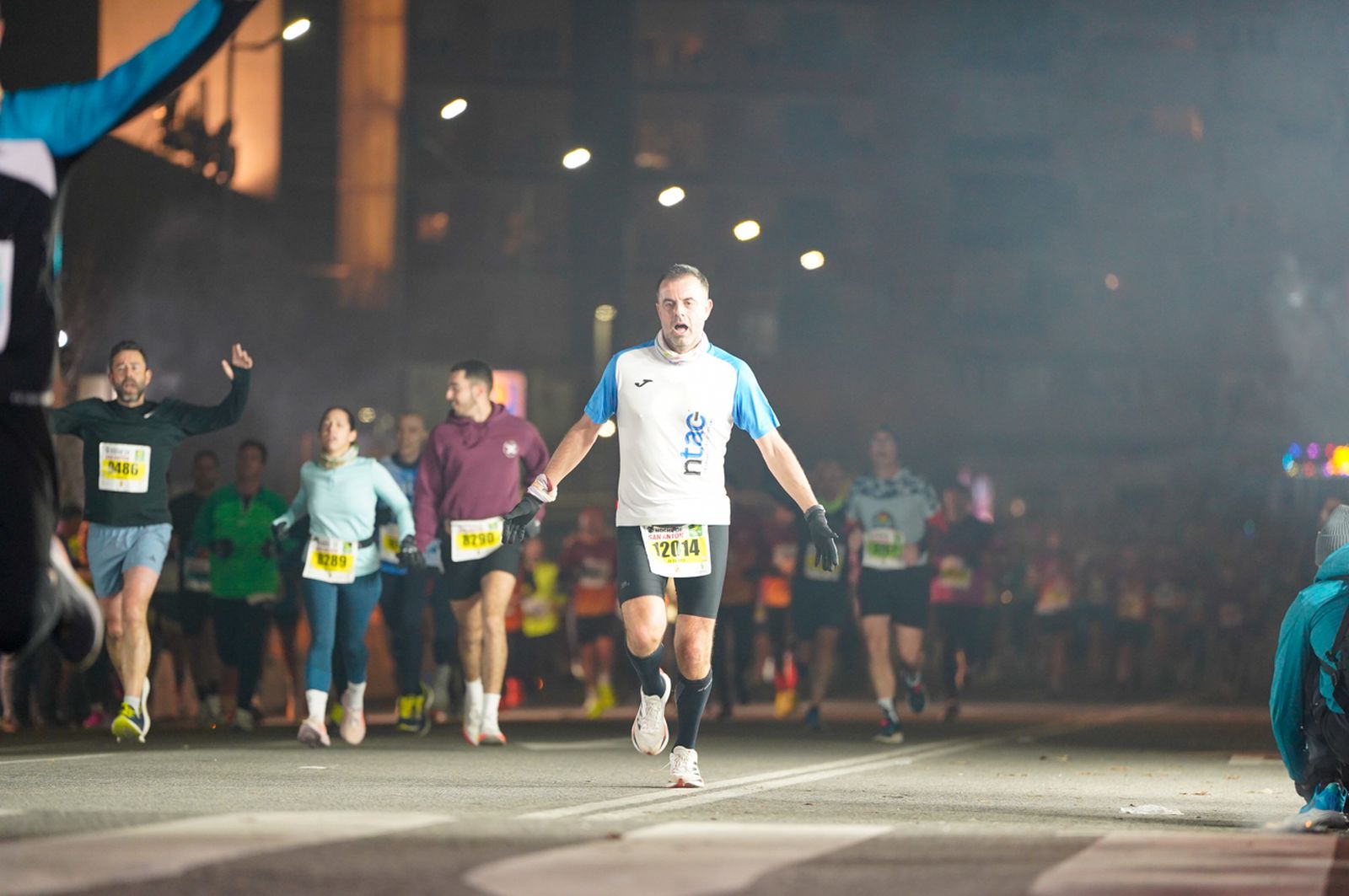 En imágenes: búscate en tu llegada a meta de la Carrera de San Antón 2026 (10)