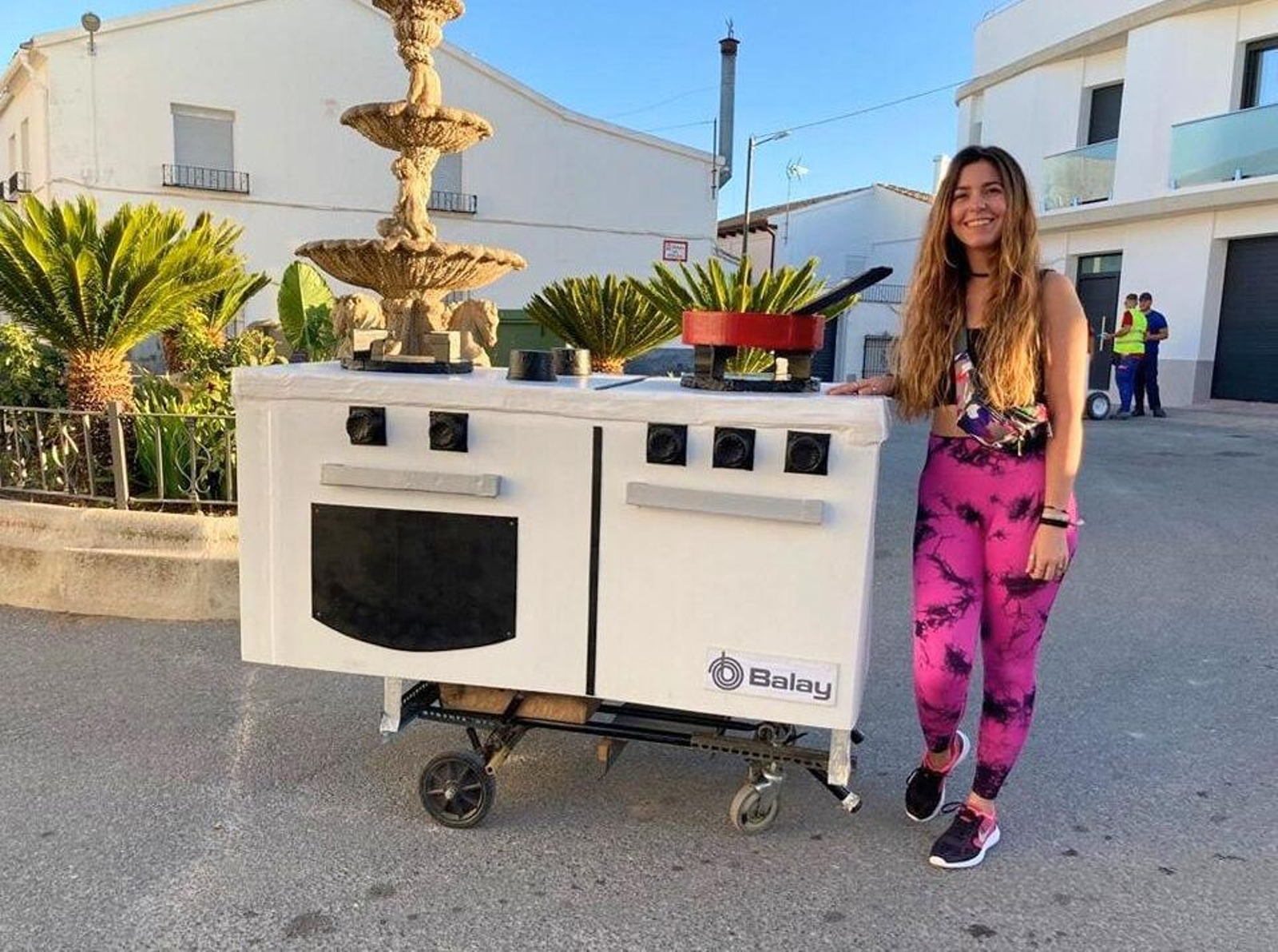 Una cocina de fogones "de toda la vida" que no sirve para cocinar, sino para correr cuesta abajo.