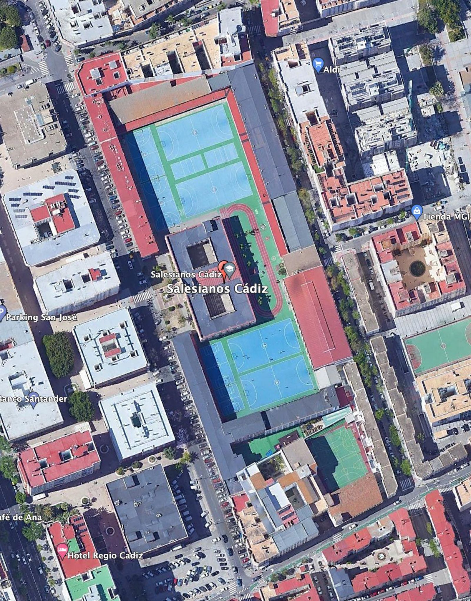 Así son los complicados accesos a los colegios de Cádiz