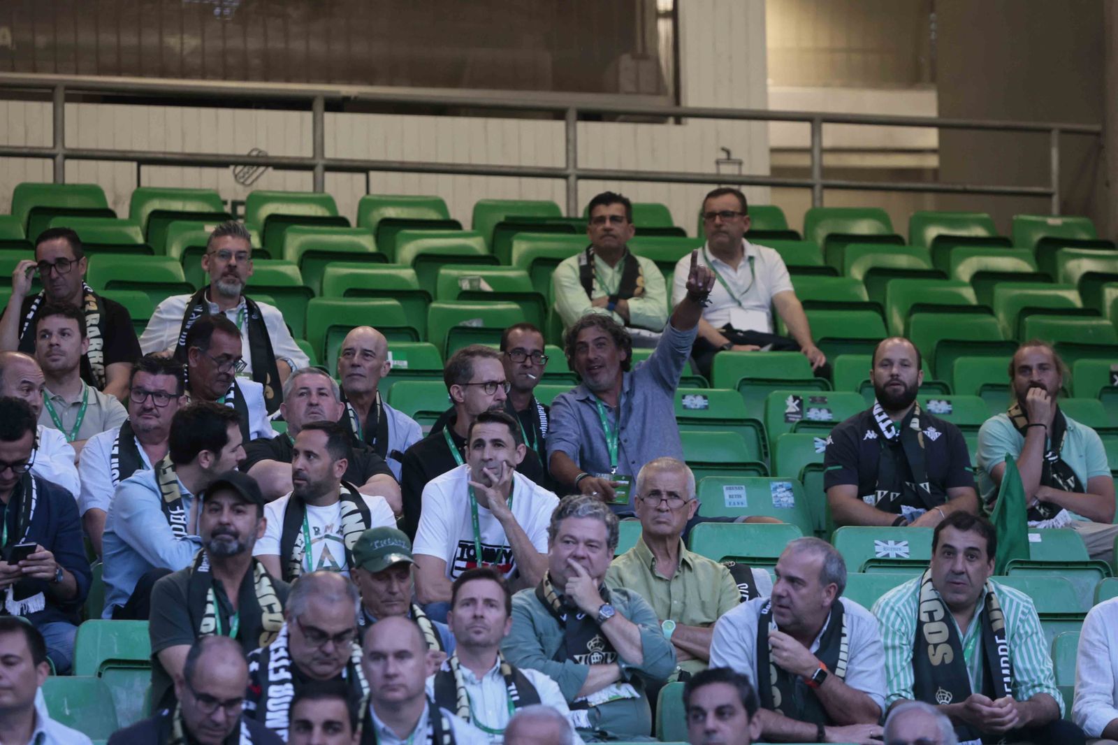 Búscate en el acto Siempre Verdiblancos