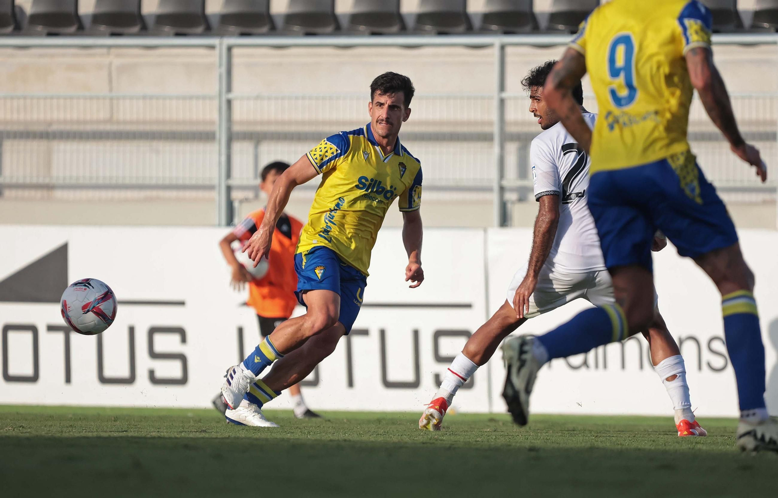 Las mejores fotos del Cádiz CF - Al-Jazira en el Ciudad de La Línea
