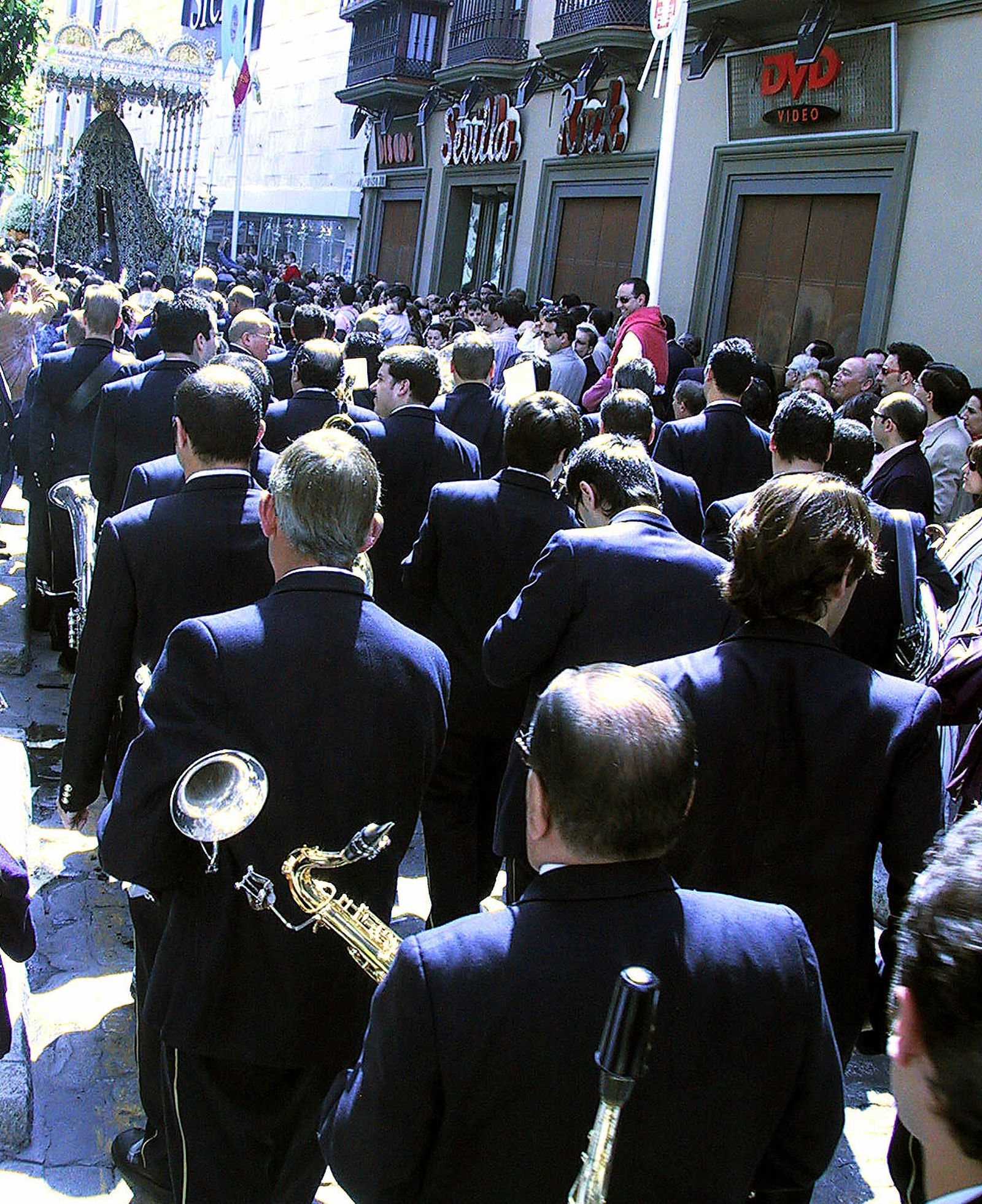 La banda de Tejera tras el paso de palio de la Concepción de Sevilla.