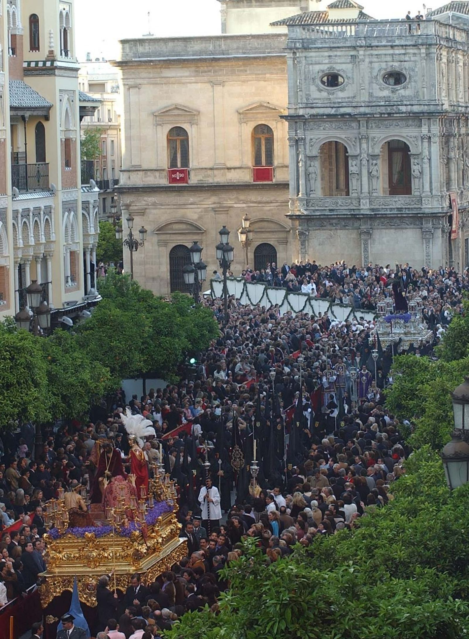 Las mejores imágenes del Santo Entierro Grande de 2004
