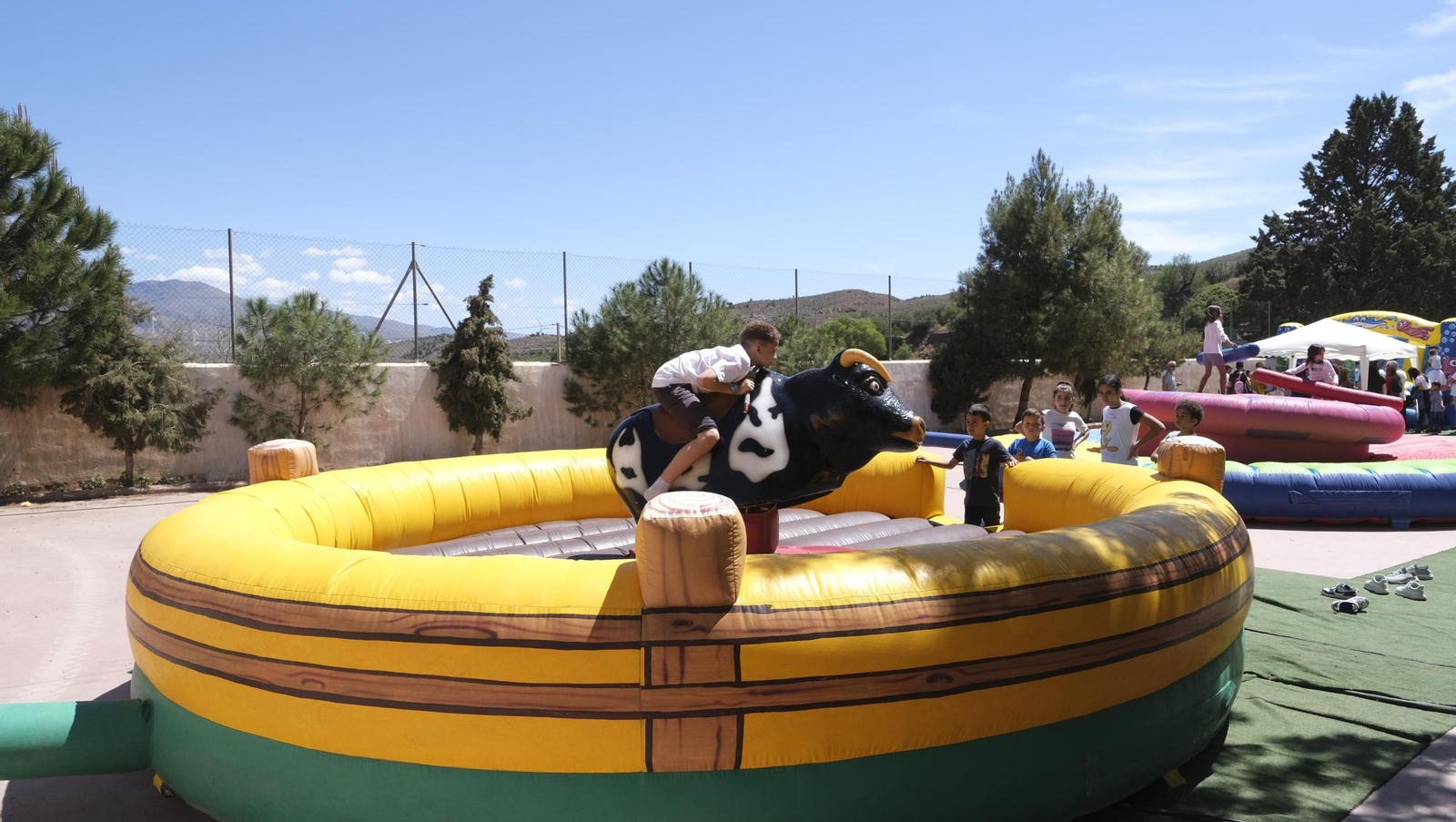 Imágenes de los juegos infantiles en las Fiestas de Abla